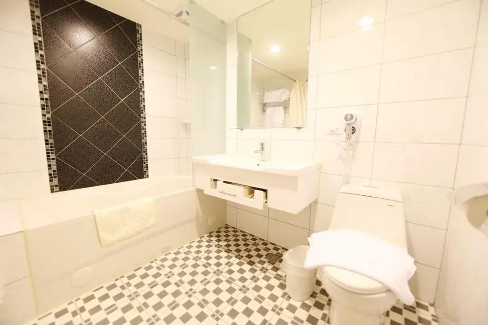 Toilet, Bathroom in Grand Earl Hotel