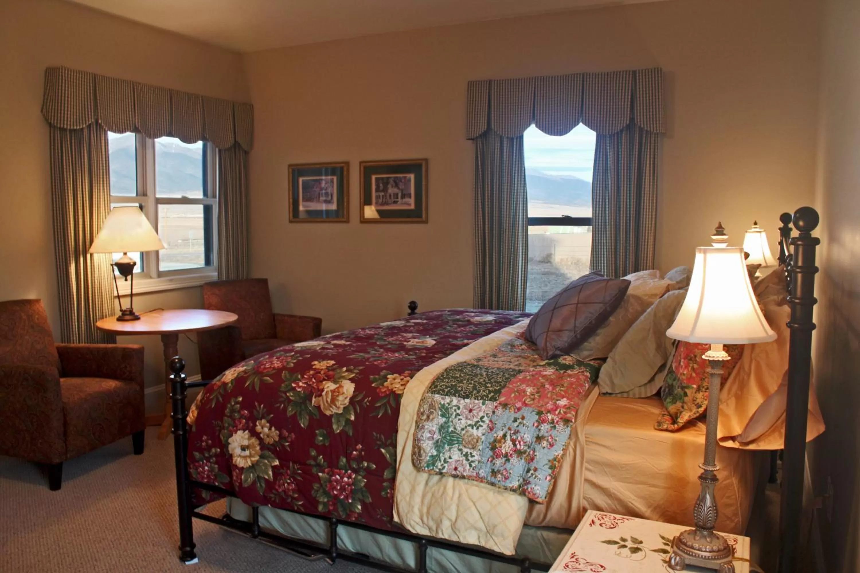 Bed in Lamp Post Lodge