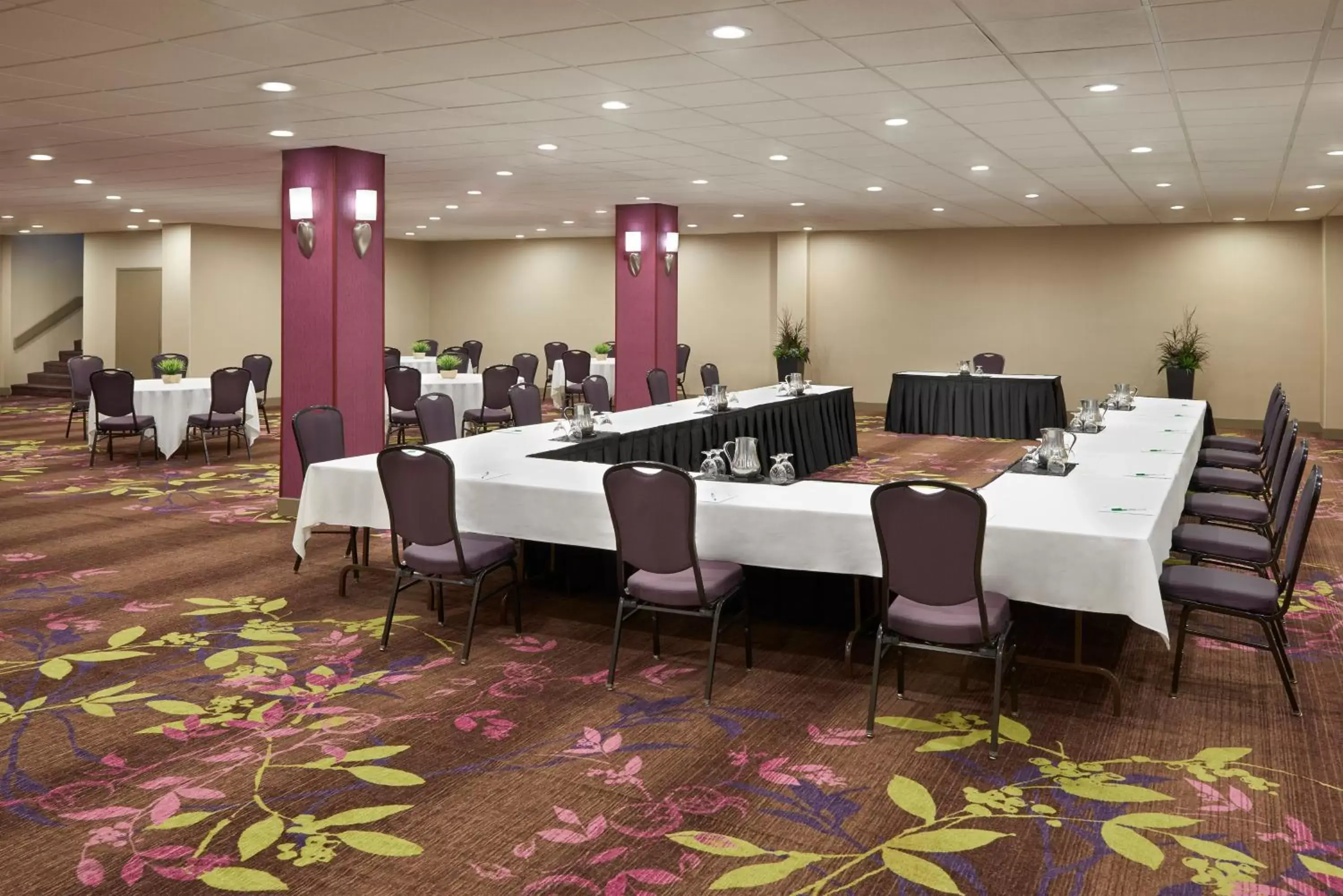 Meeting/conference room in Holiday Inn Toronto International Airport, an IHG Hotel
