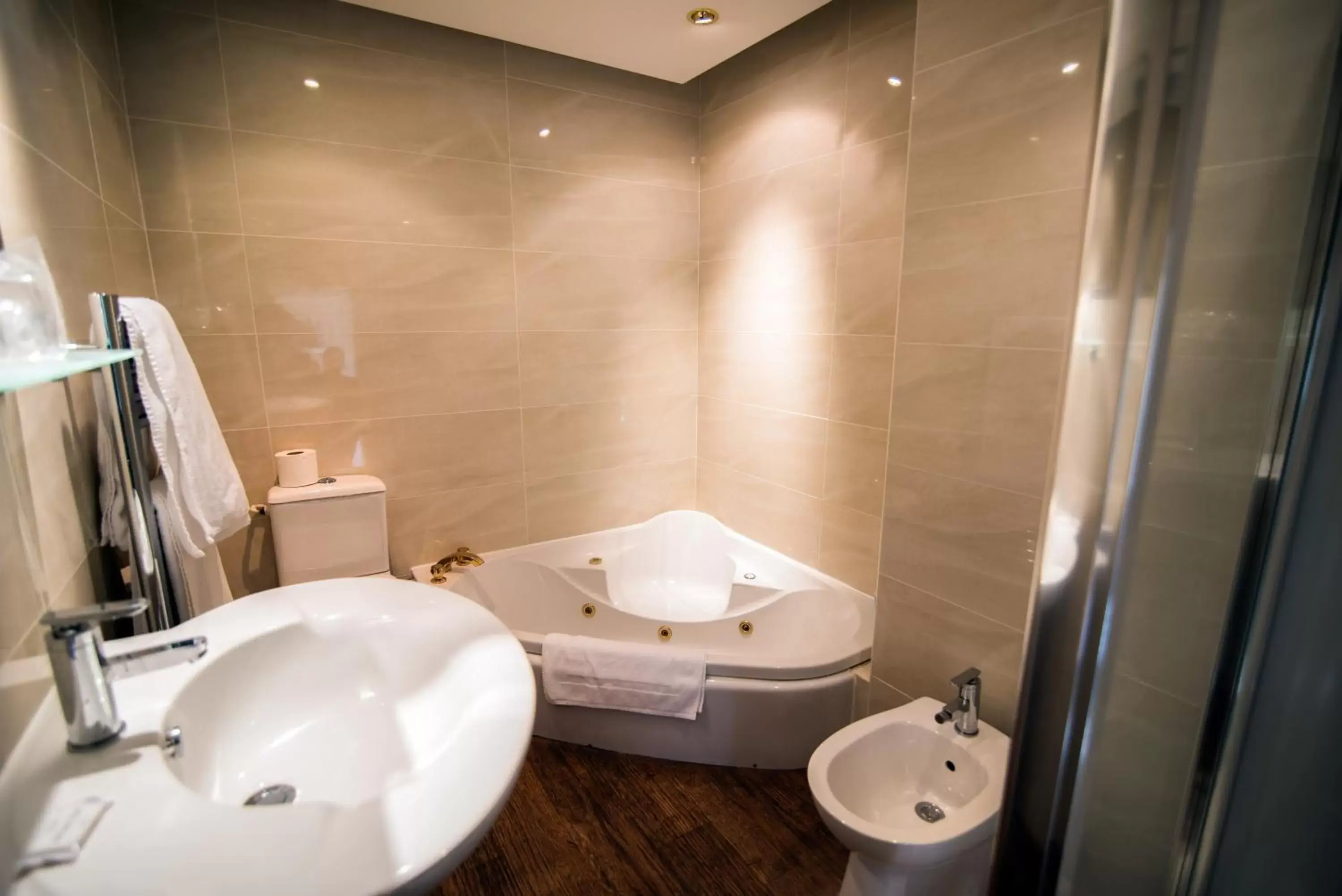 Shower, Bathroom in Astley Bank Hotel