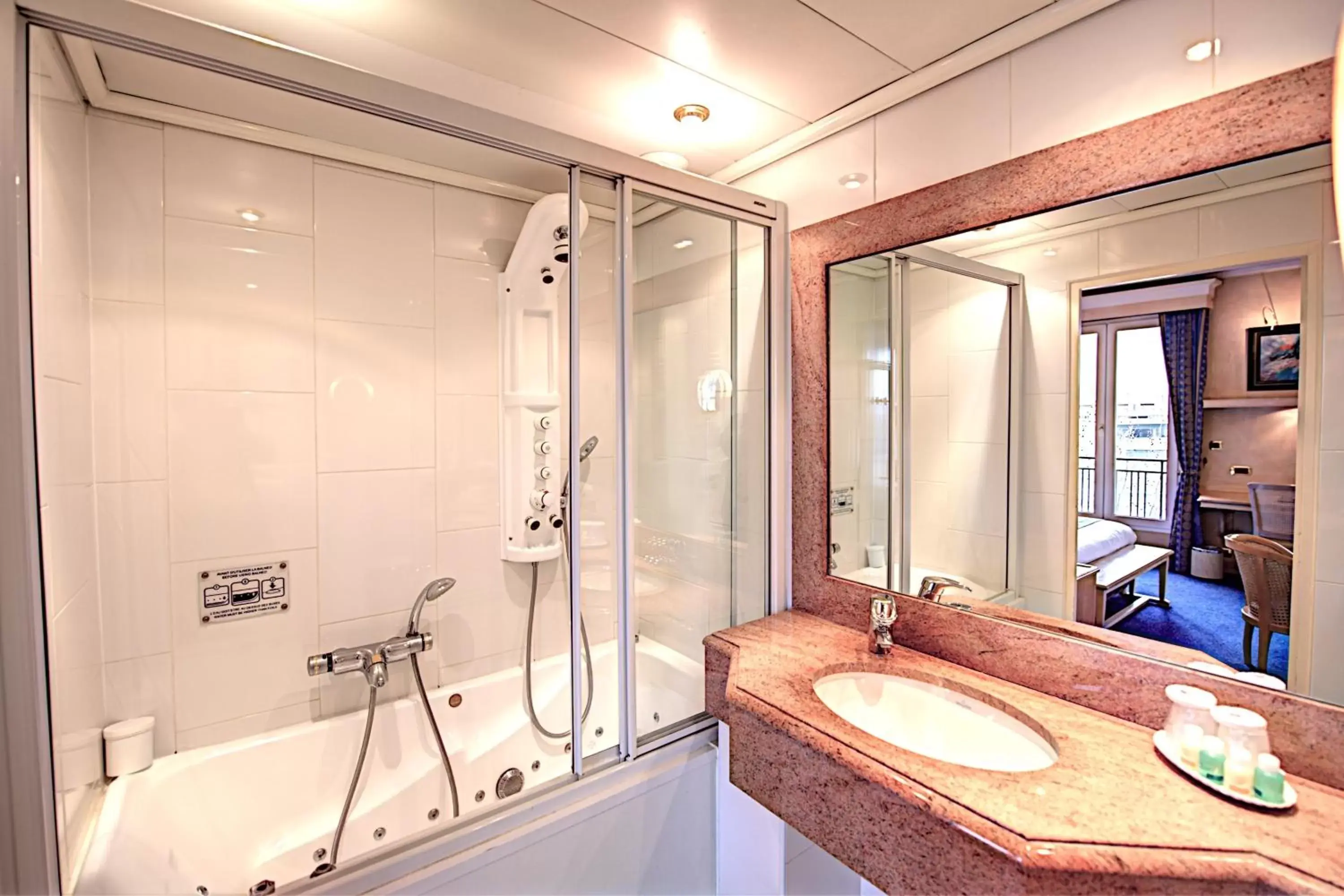 Shower, Bathroom in Hôtel Du Midi Paris Montparnasse