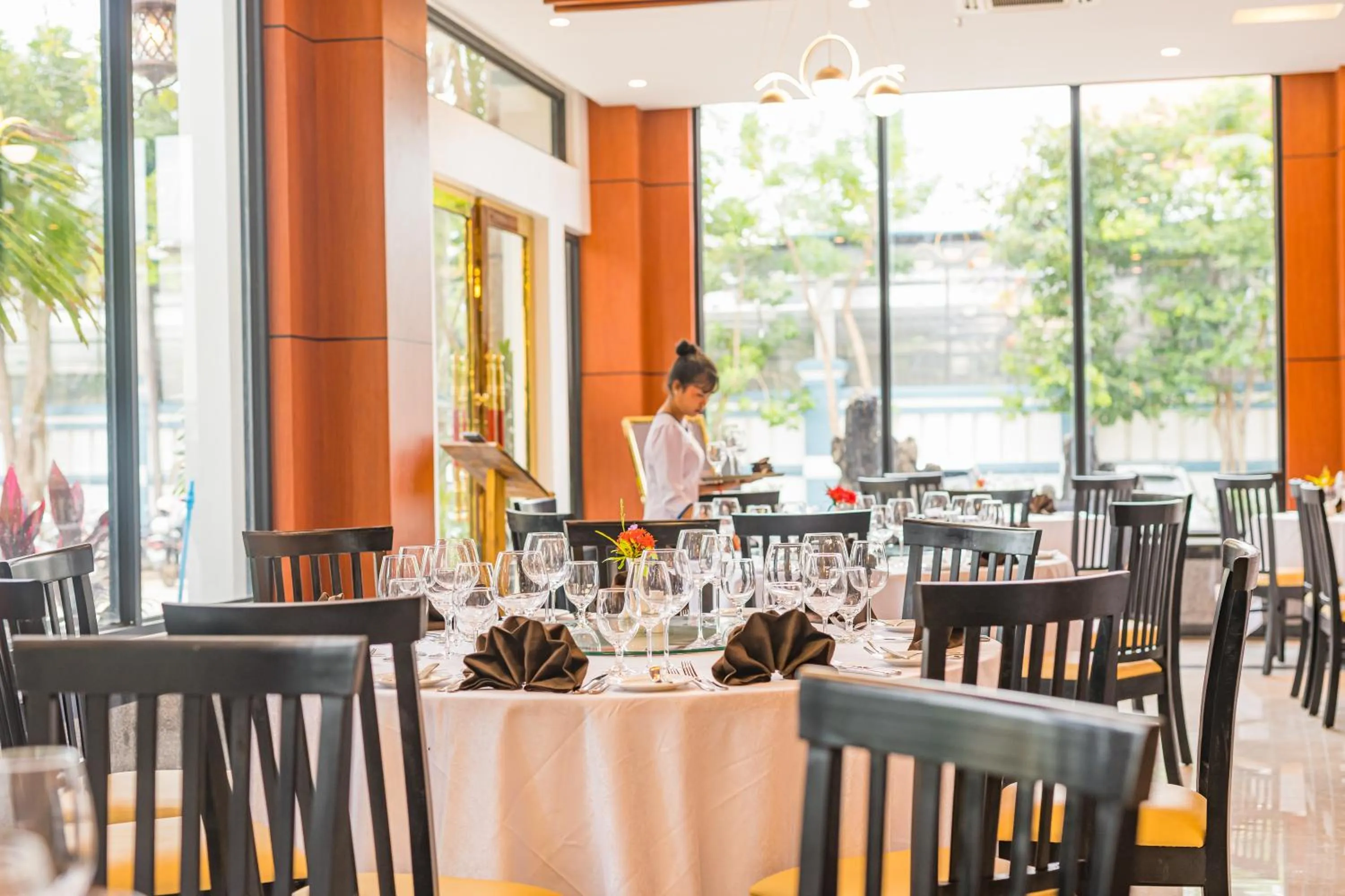 Restaurant/places to eat in Kampong Thom Royal Hotel