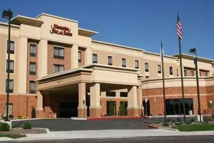 Facade/entrance in Hampton Inn & Suites Columbia at the University of Missouri