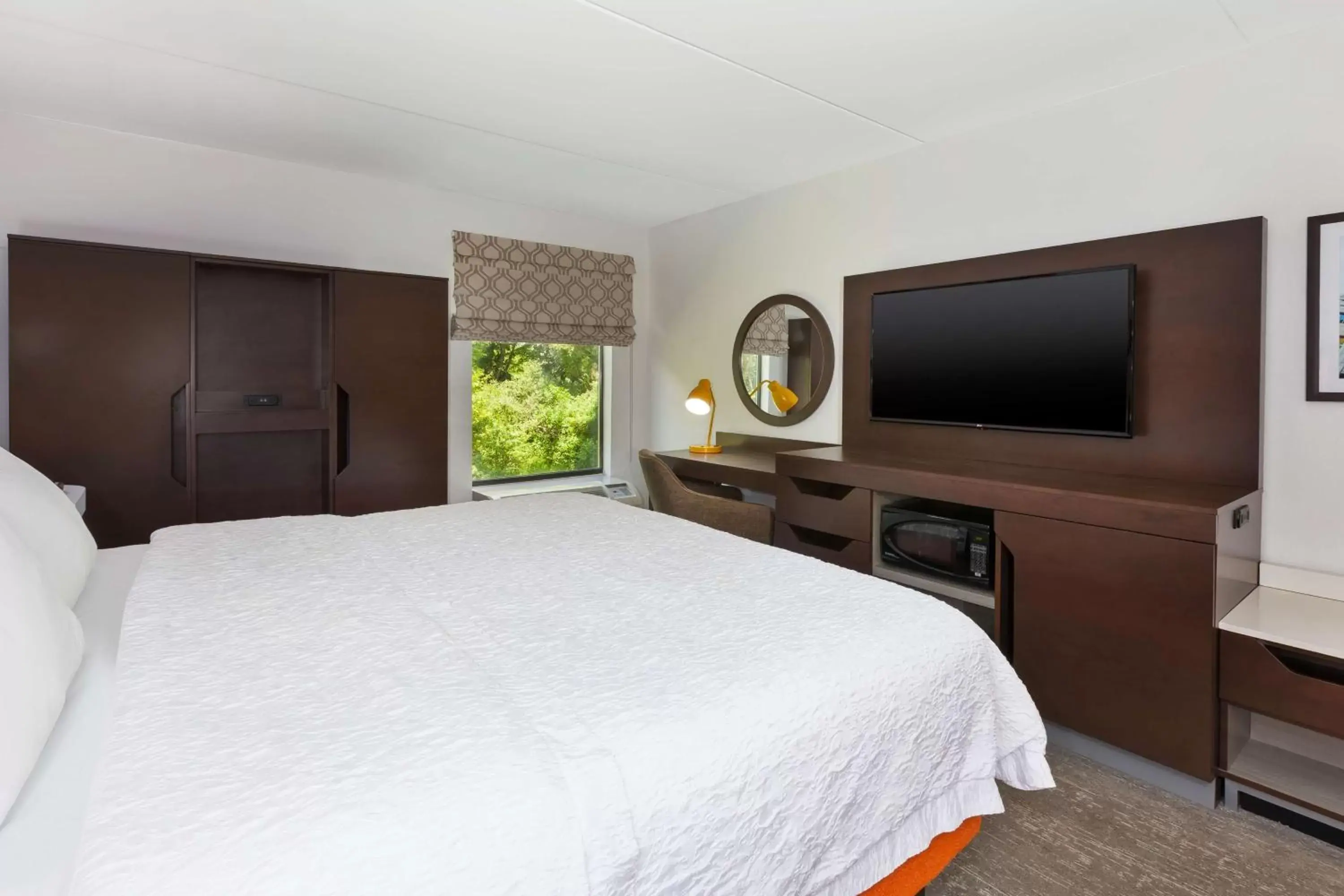 Bedroom, Bed in Hampton Inn Columbus/Delaware I-71 North
