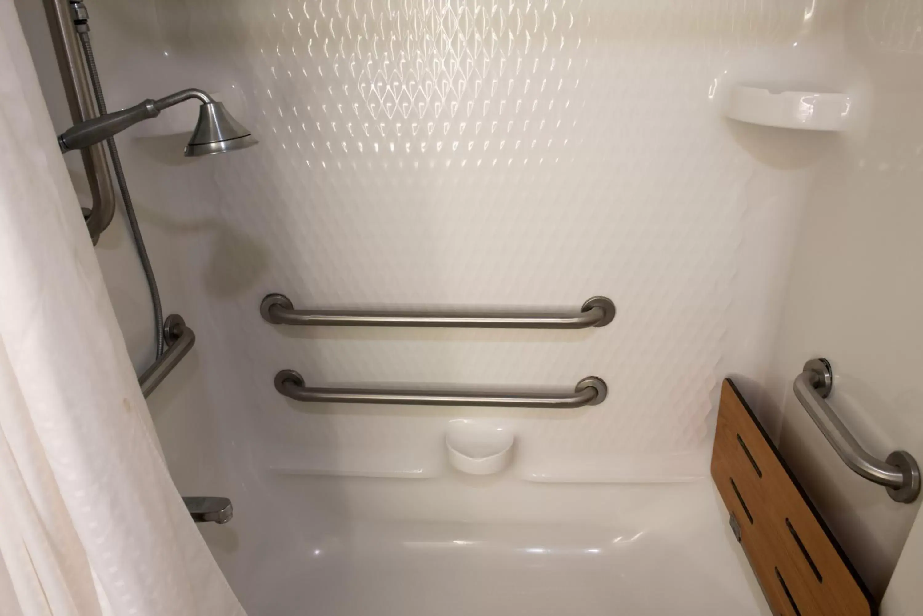 Photo of the whole room in Holiday Inn Express Hotel & Suites Elkhart-South by IHG Photo of the whole room in Holiday Inn Express Hotel & Suites Elkhart-South by IHG