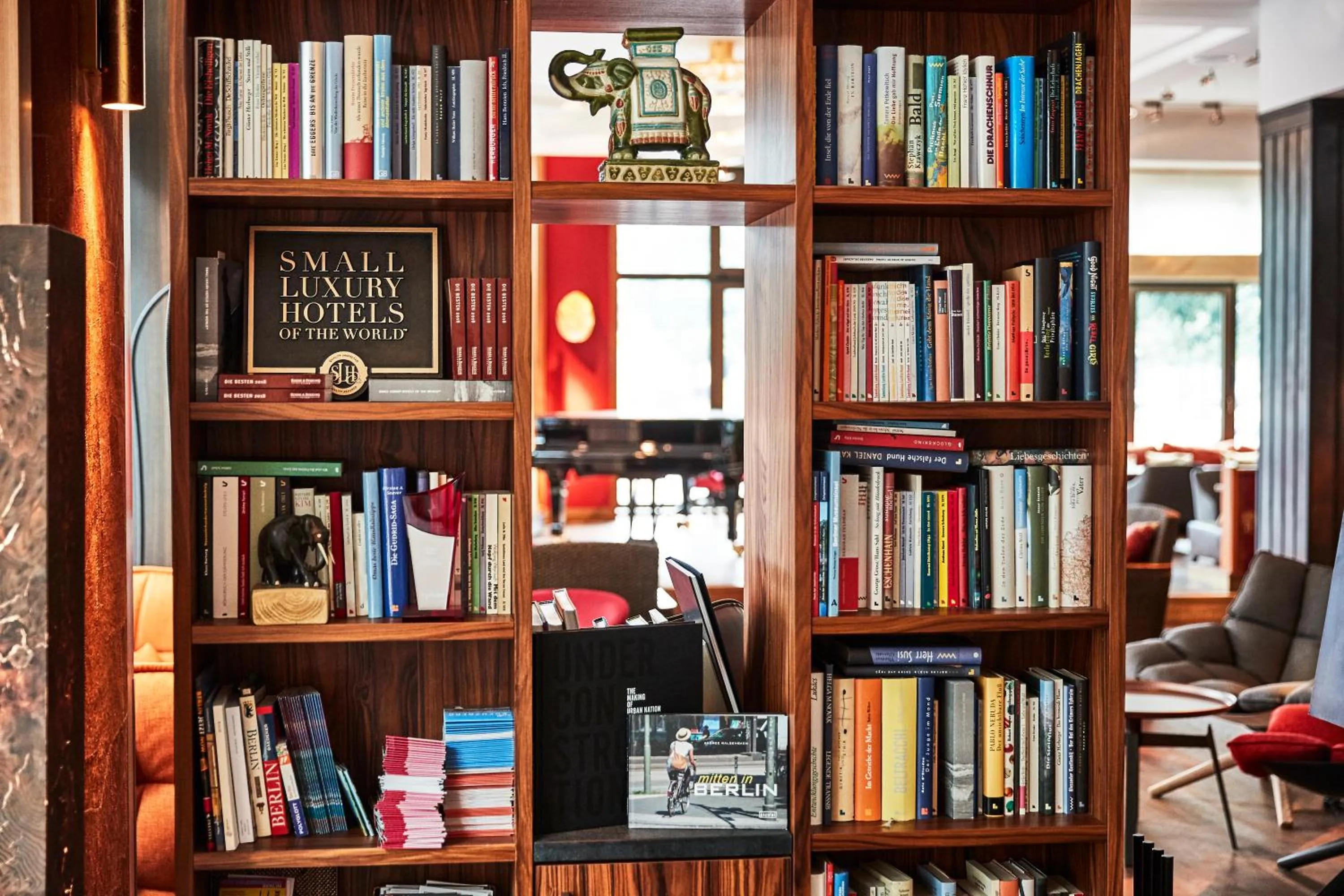 Library in Orania.Berlin