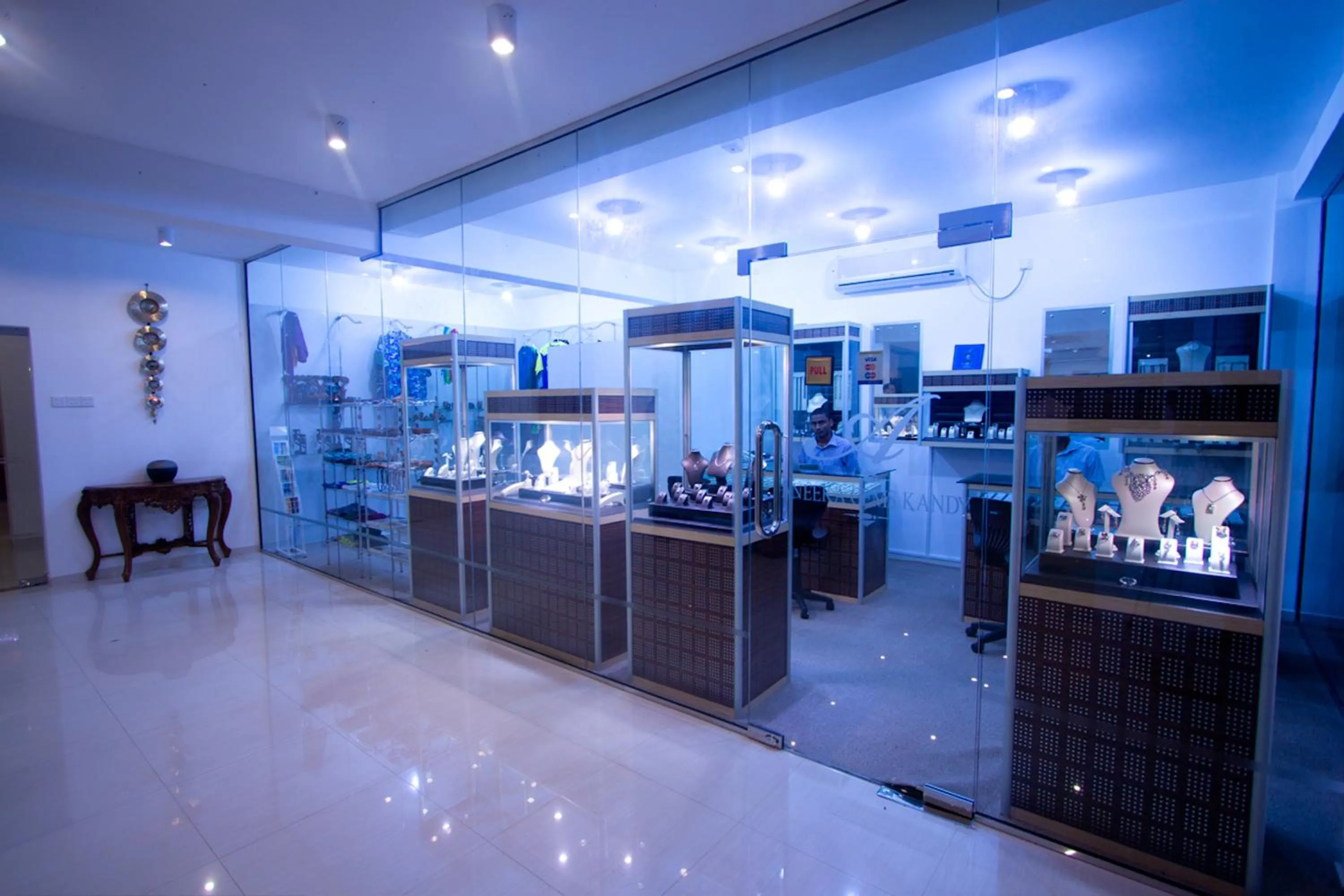 Supermarket/grocery shop in Randholee Resort & Spa