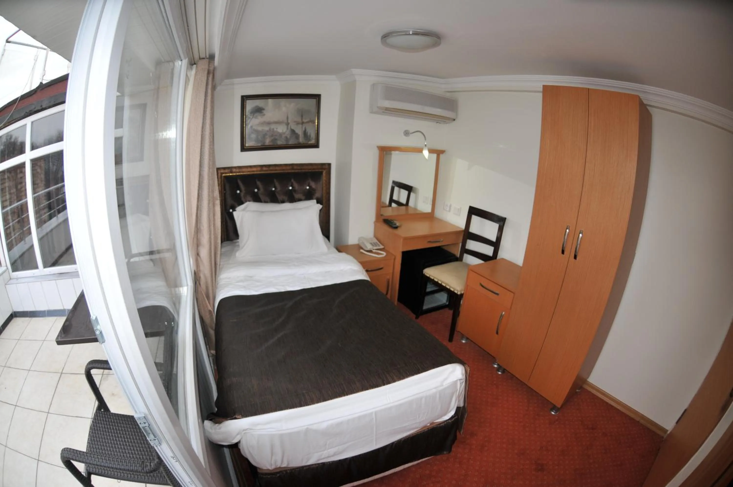 Photo of the whole room in Palace Point Hotel