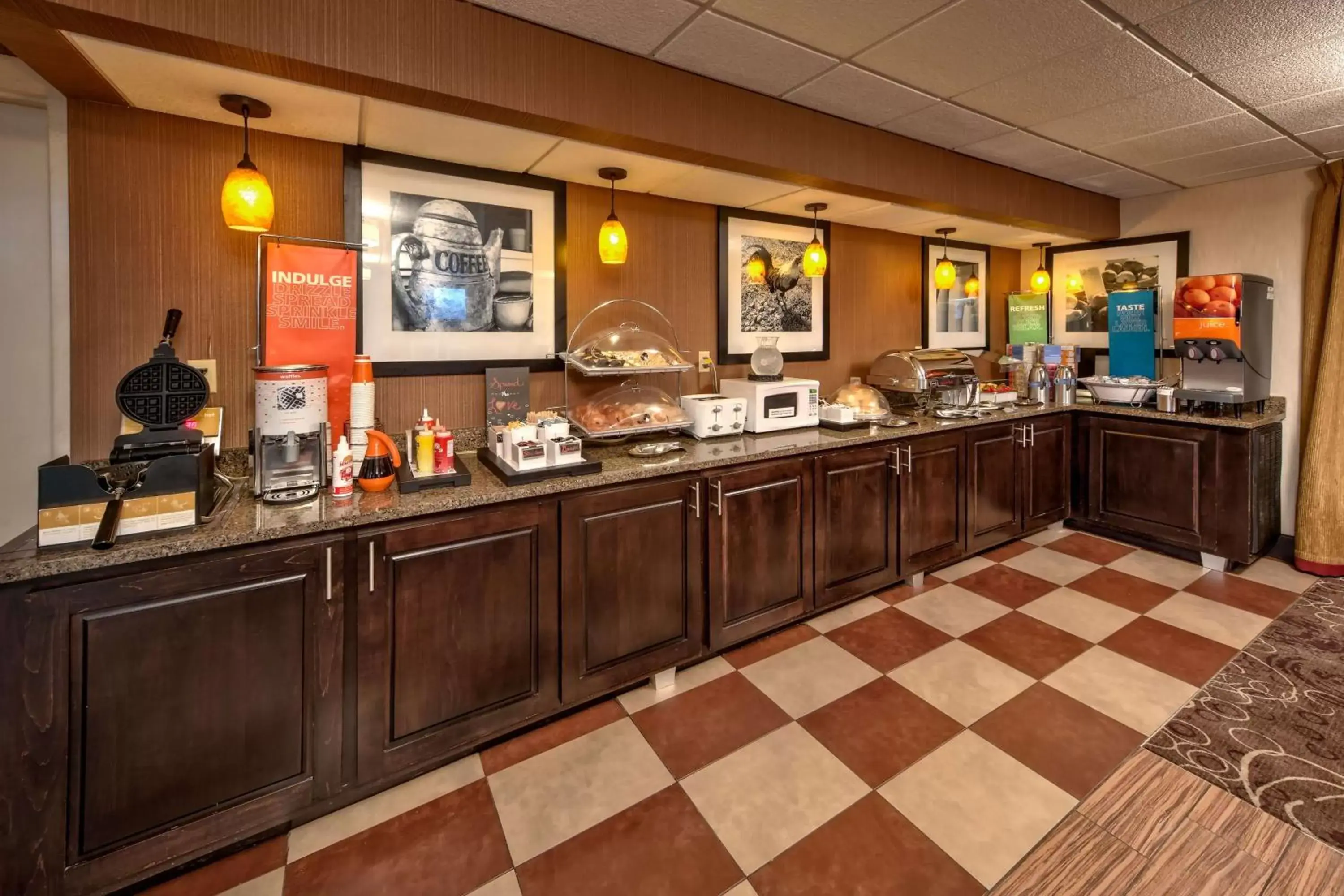 Dining area, Restaurant/Places to Eat in Hampton Inn Clarksville