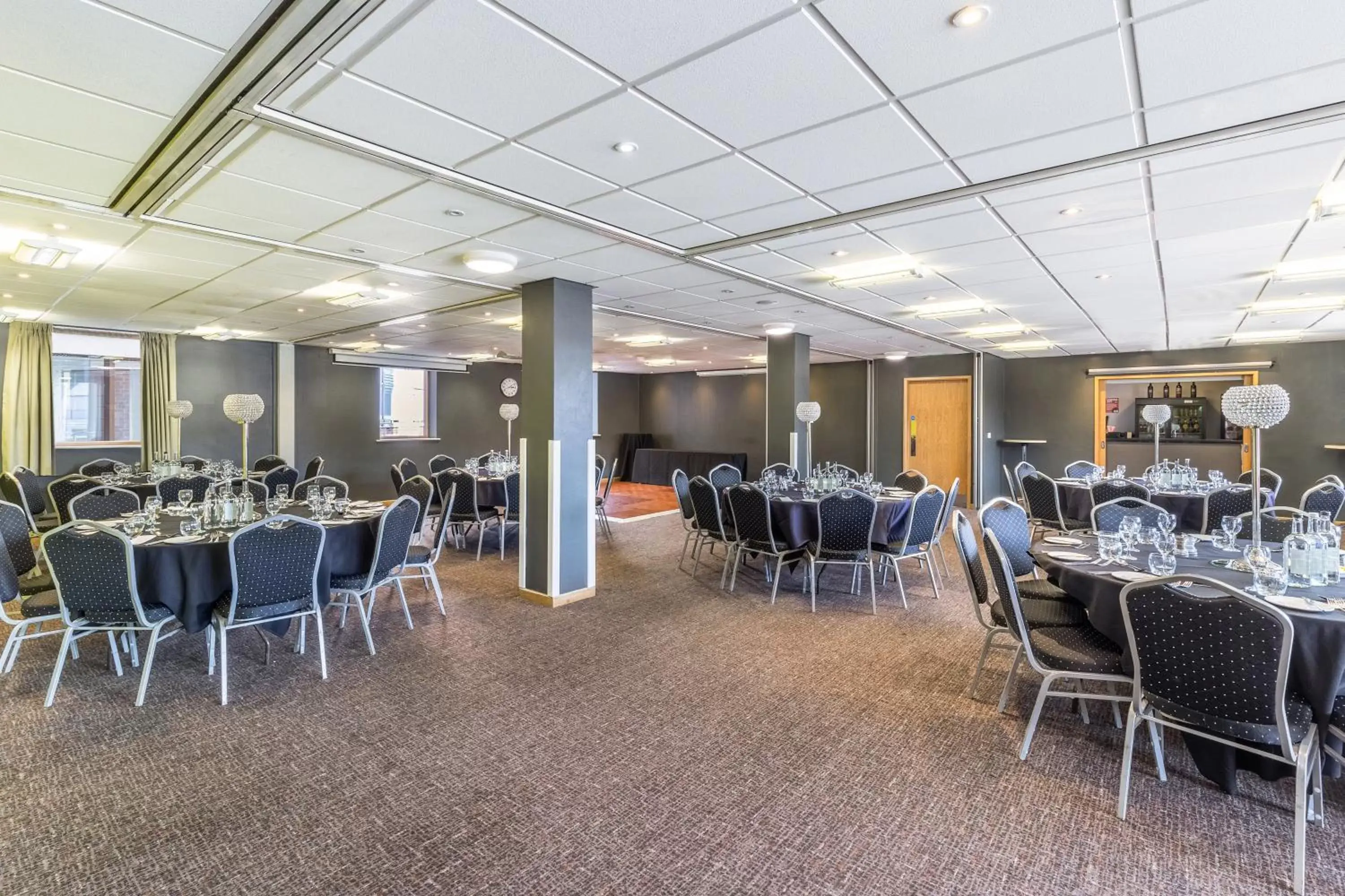 Meeting/conference room, Restaurant/Places to Eat in Park Inn by Radisson Peterborough