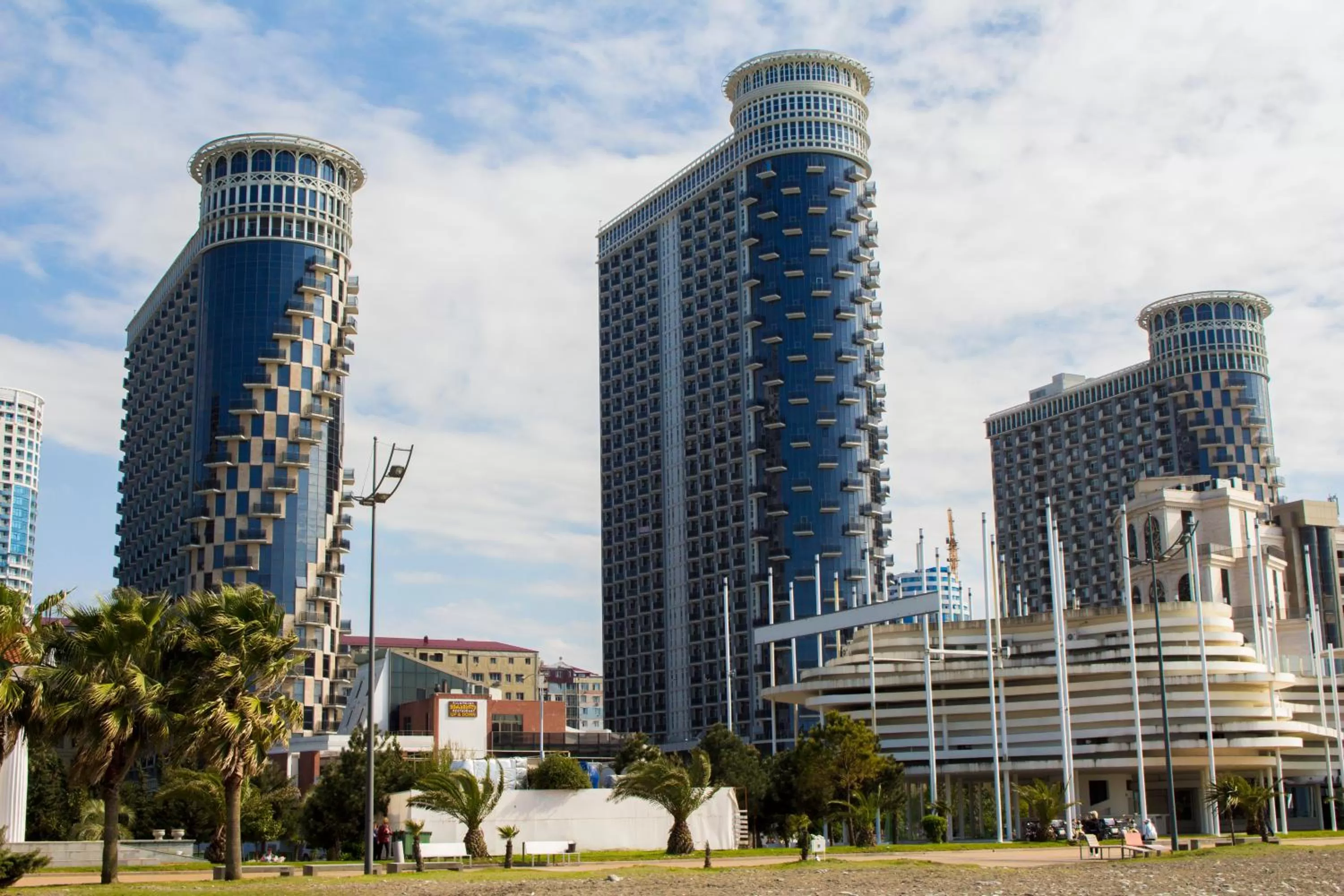 Facade/entrance in Rock Hotel First Line