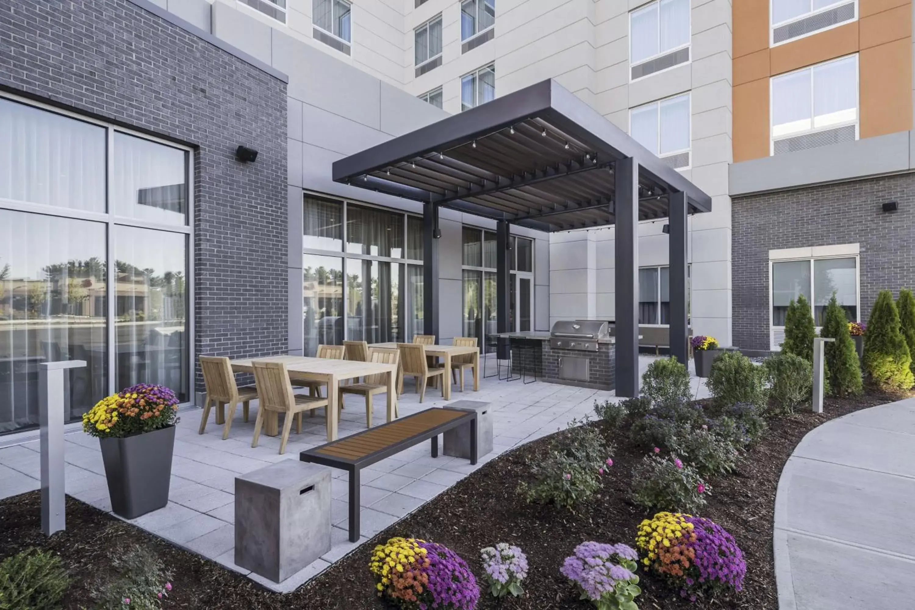 Patio in Homewood Suites by Hilton Boston Woburn