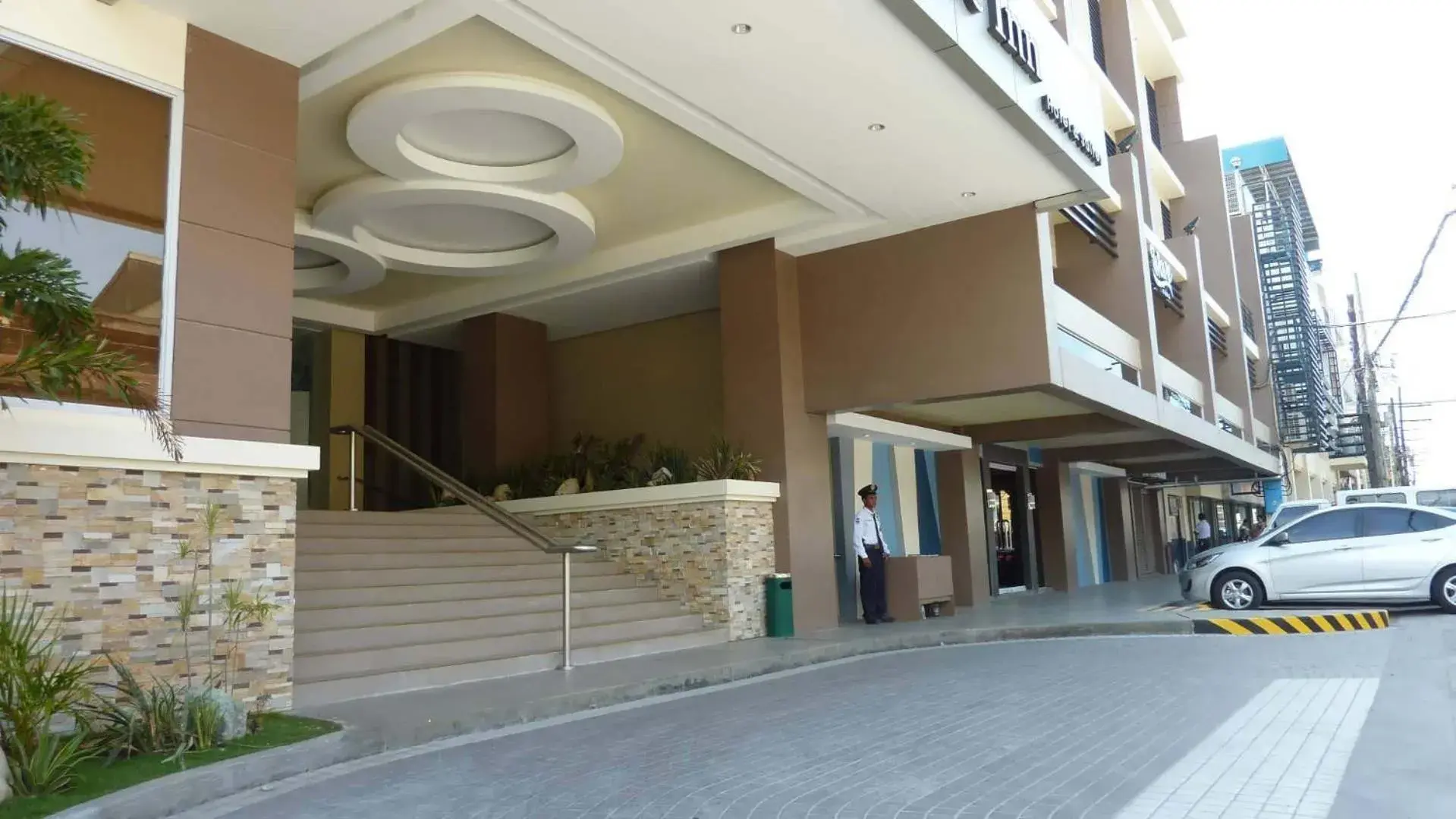 Facade/entrance in Circle Inn - Iloilo City Center