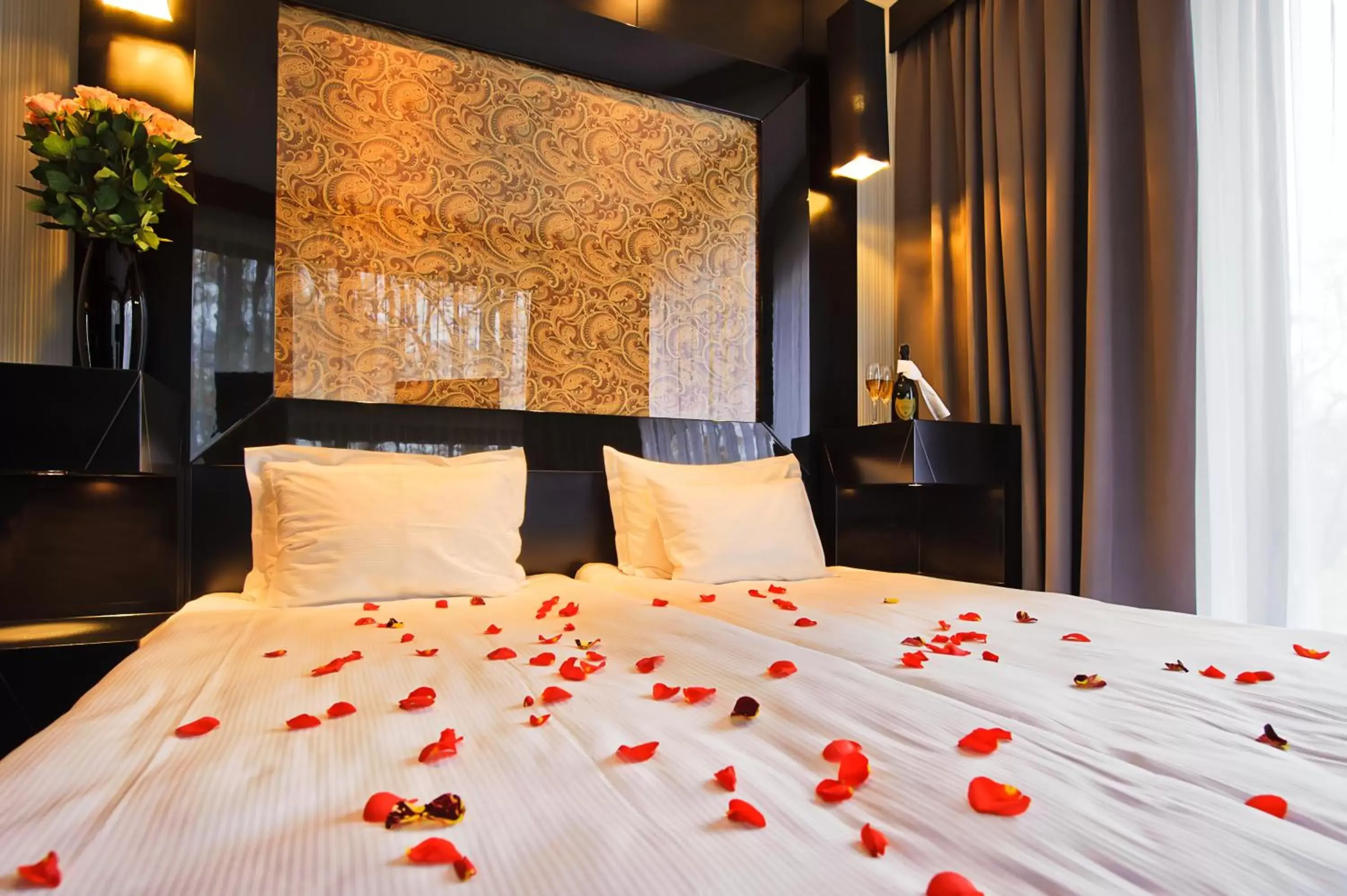 Bed in Platinum Palace Boutique Hotel & SPA