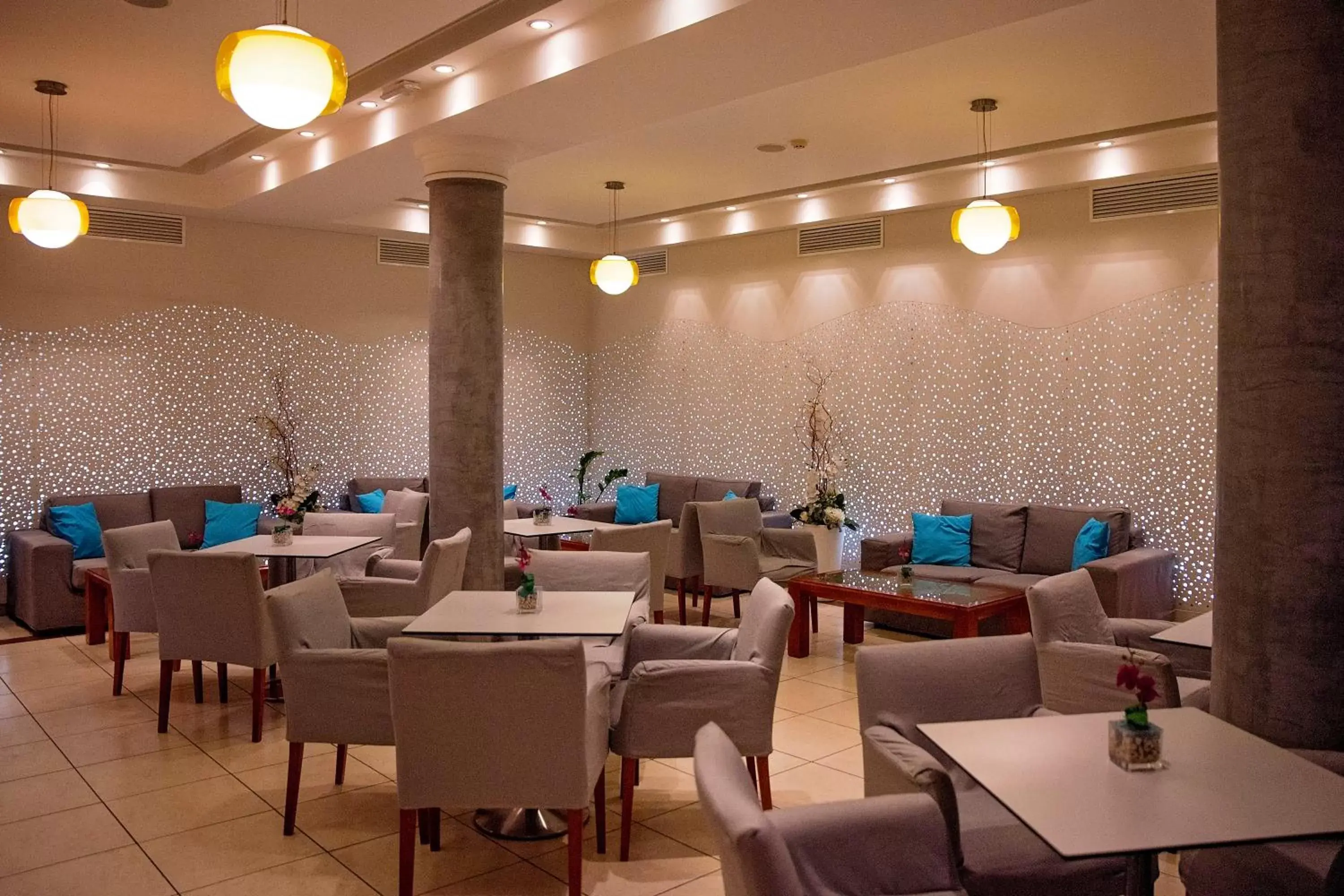 Lounge or bar, Restaurant/Places to Eat in Pyramos Hotel