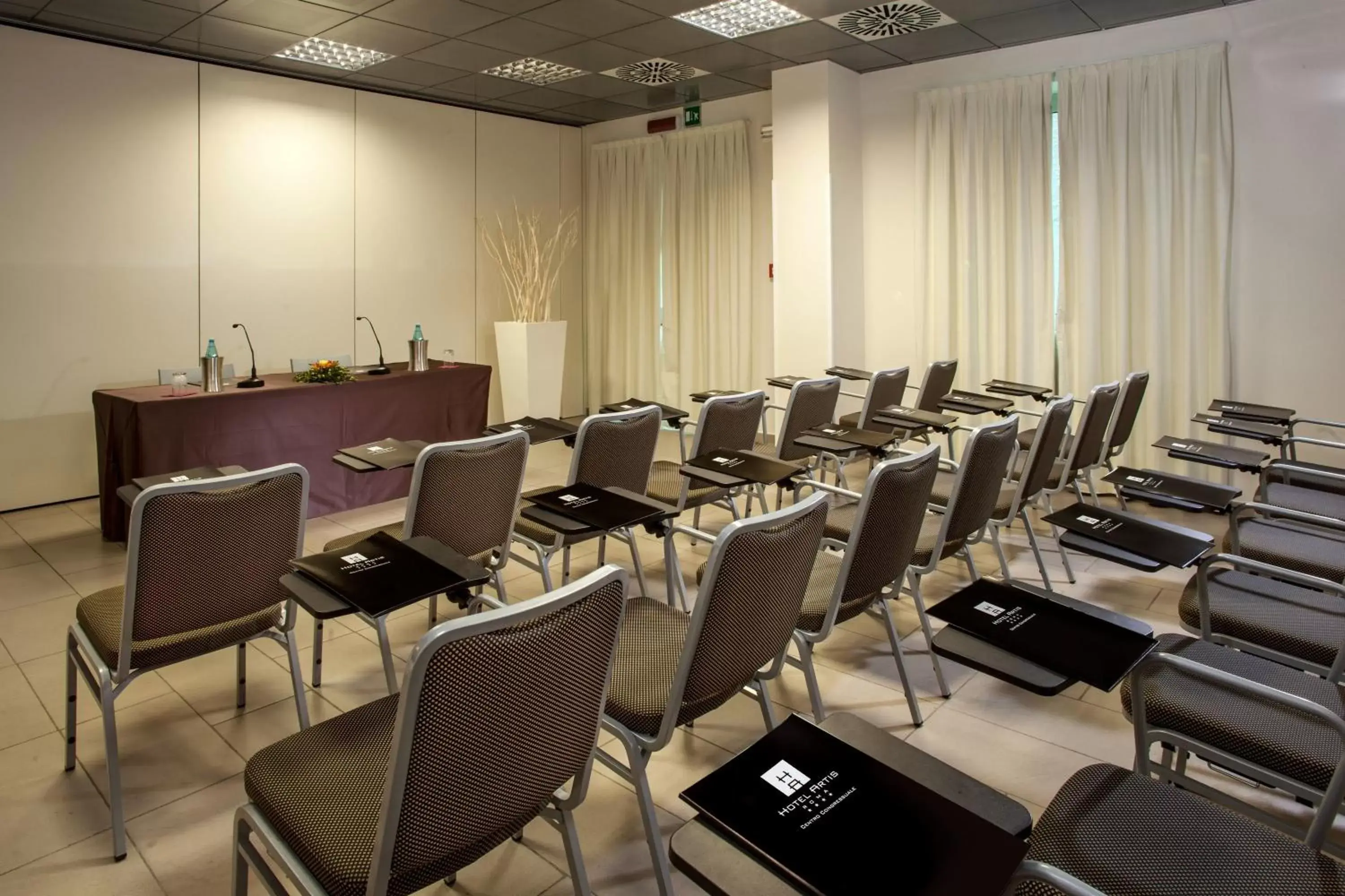 Business facilities in Hotel Artis