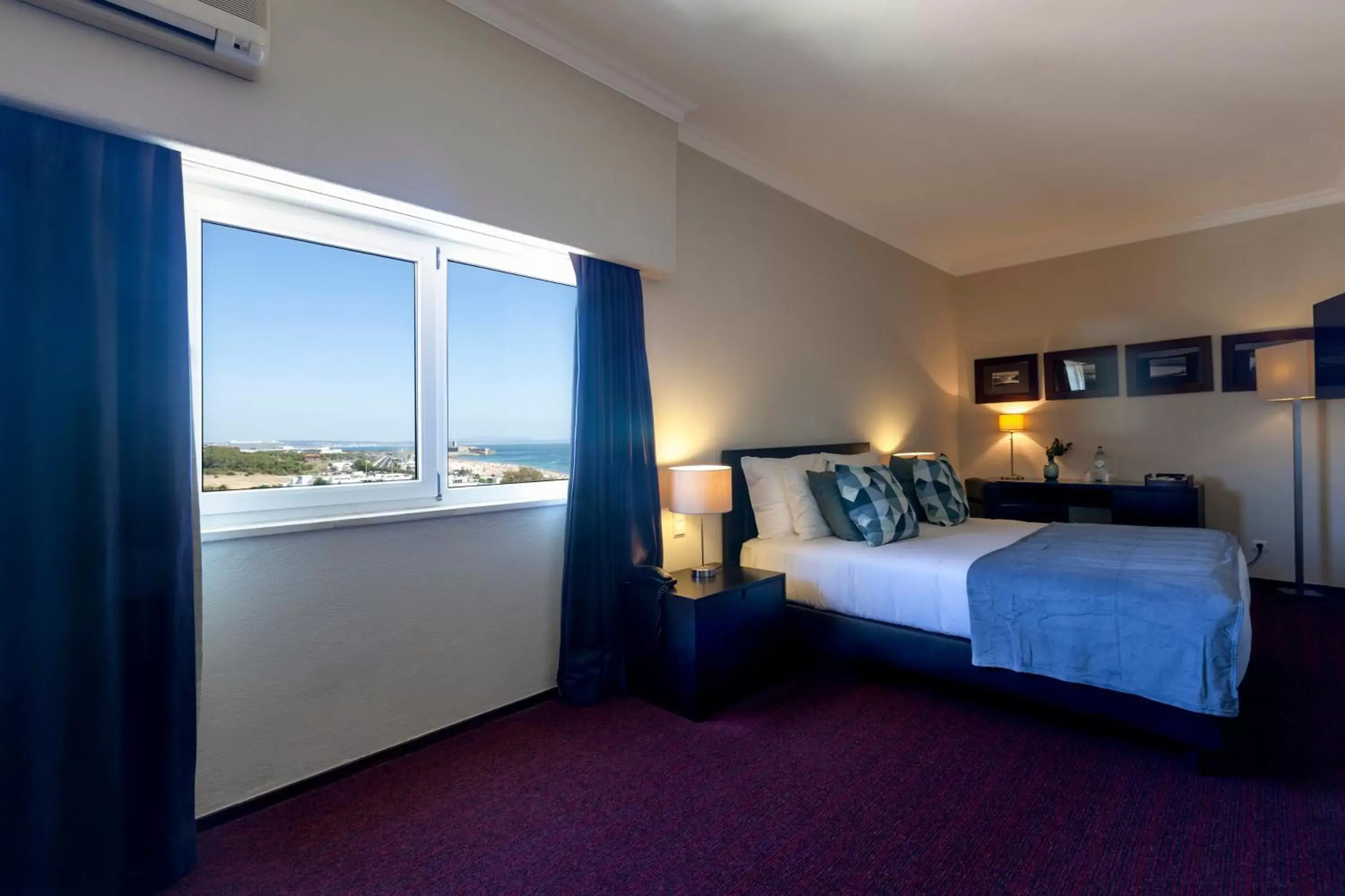 Bedroom, Bed in Carcavelos Beach Hotel Bedroom, Bed in Carcavelos Beach Hotel