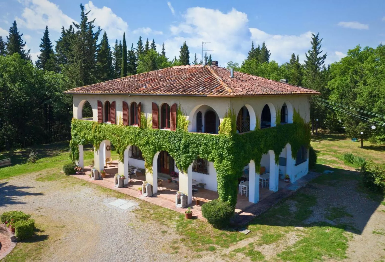 Property building in Villa Albertina