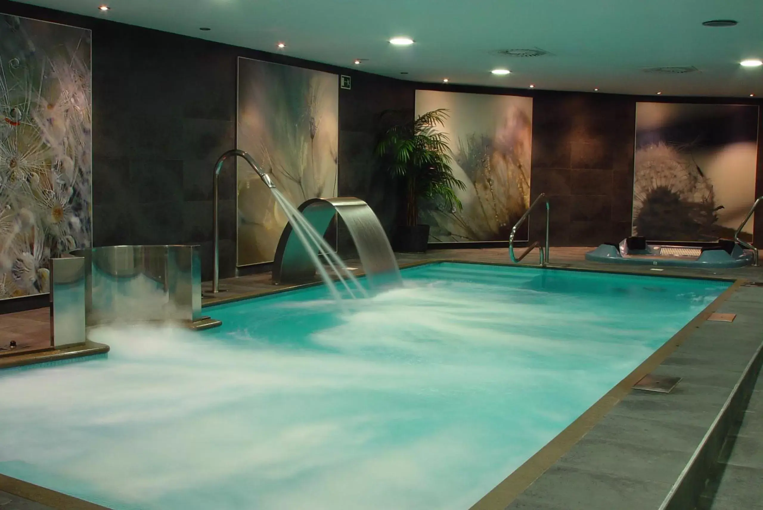 Spa and wellness centre/facilities, Swimming Pool in AZZ Asturias Langrehotel & Spa