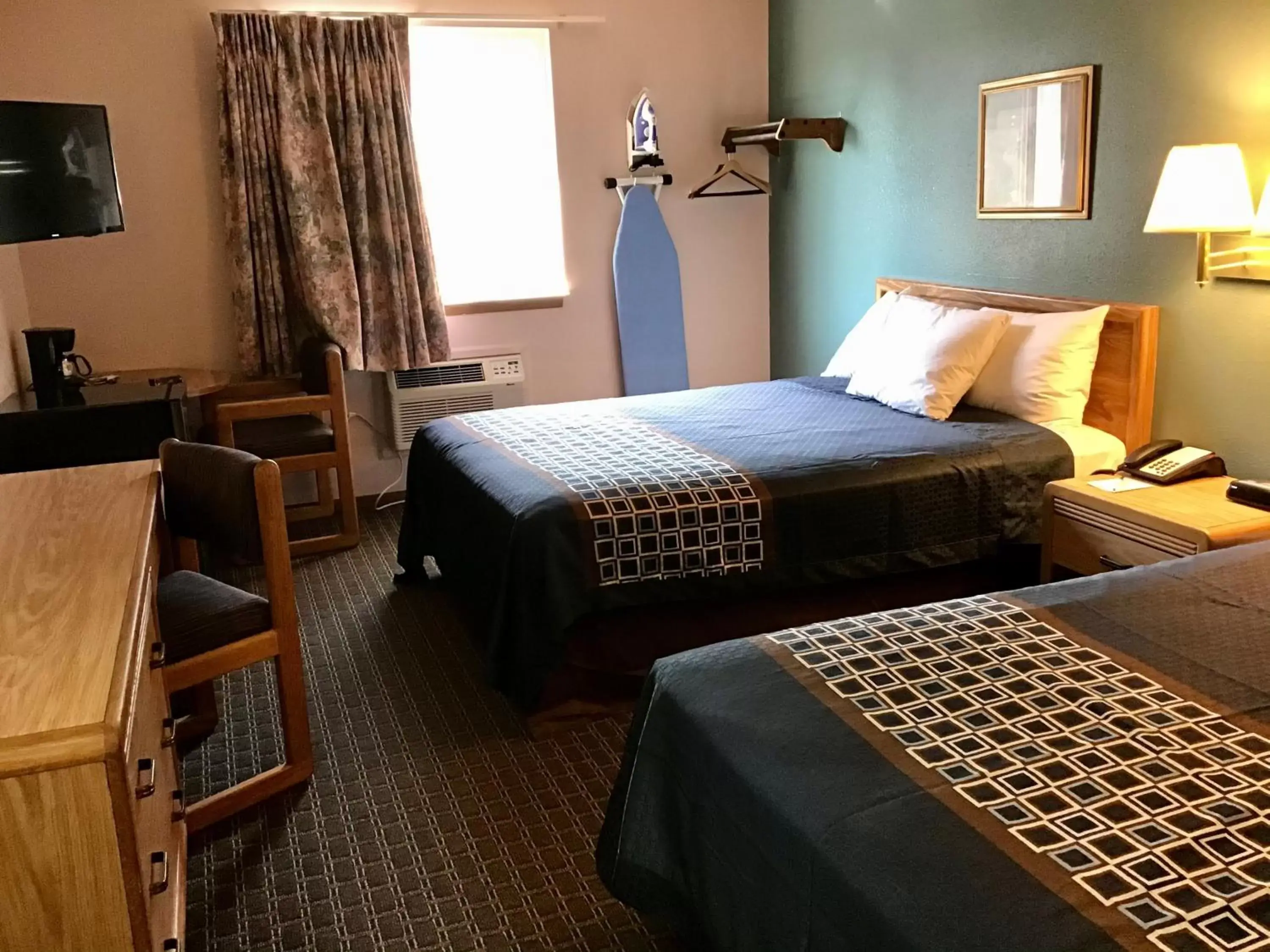 Photo of the whole room, Bed in Travelodge by Wyndham Worland