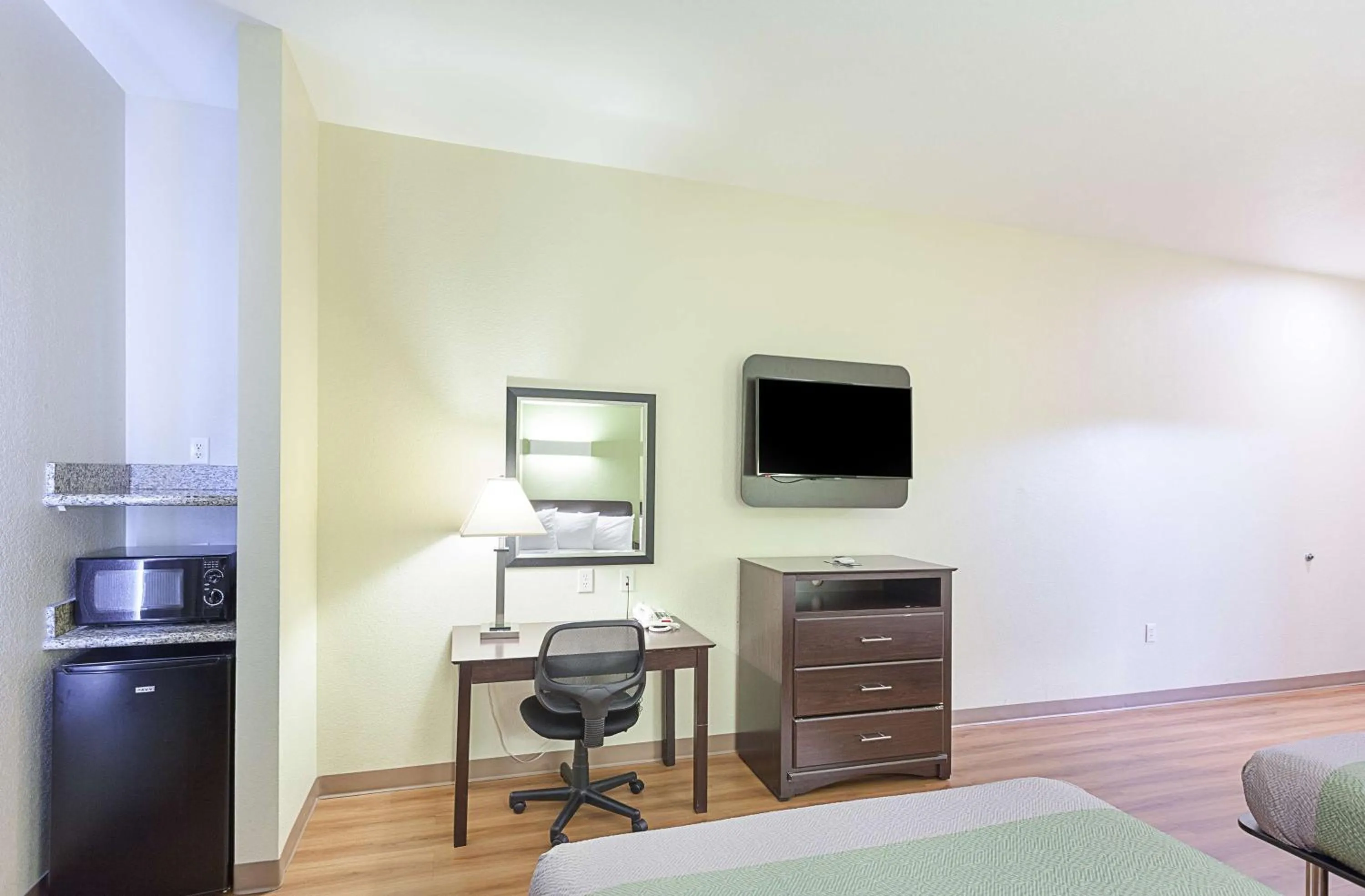 Bedroom, Bed in Motel 6-Fort Worth, TX