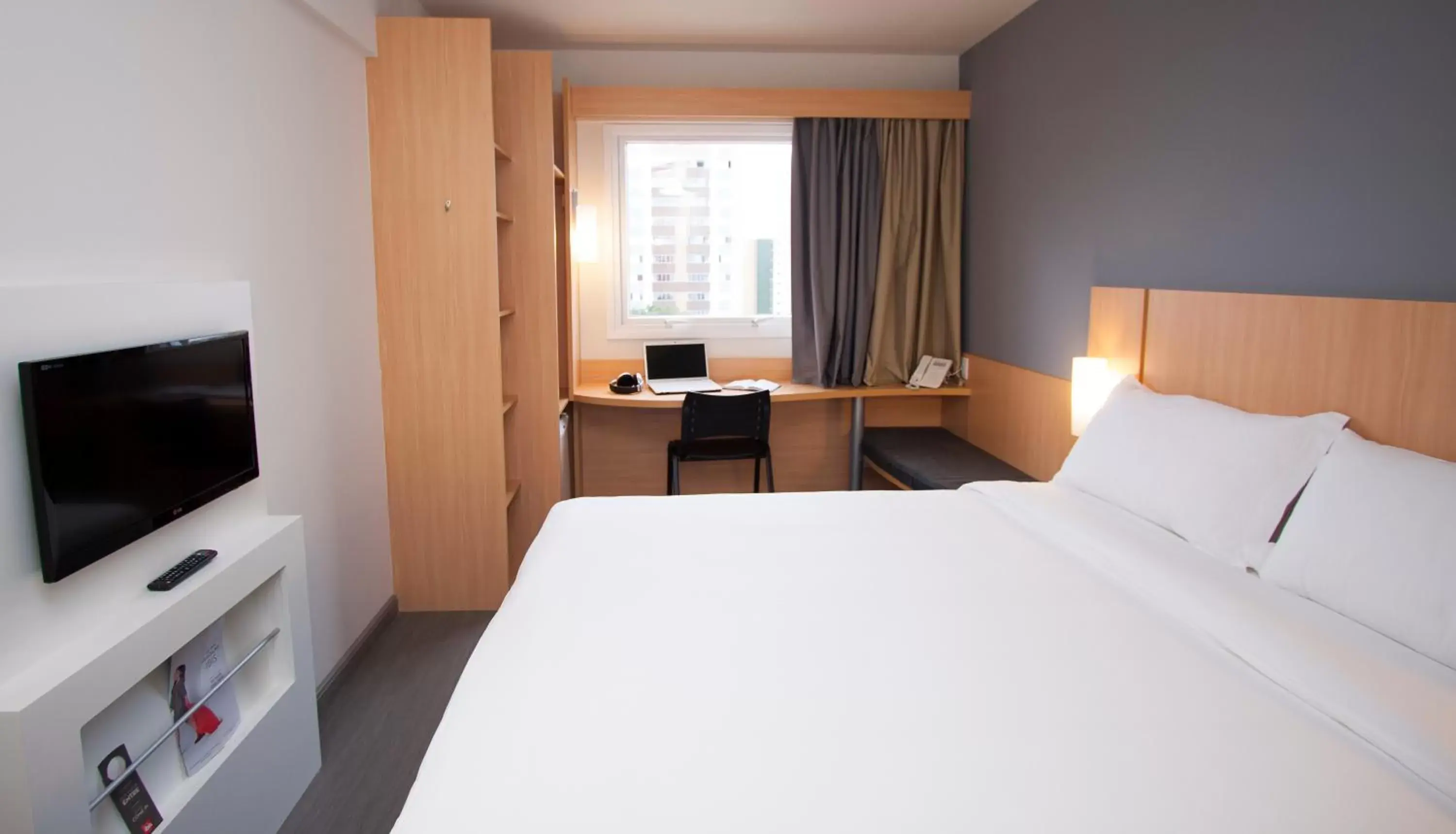Photo of the whole room, Bed in ibis Cascavel Photo of the whole room, Bed in ibis Cascavel