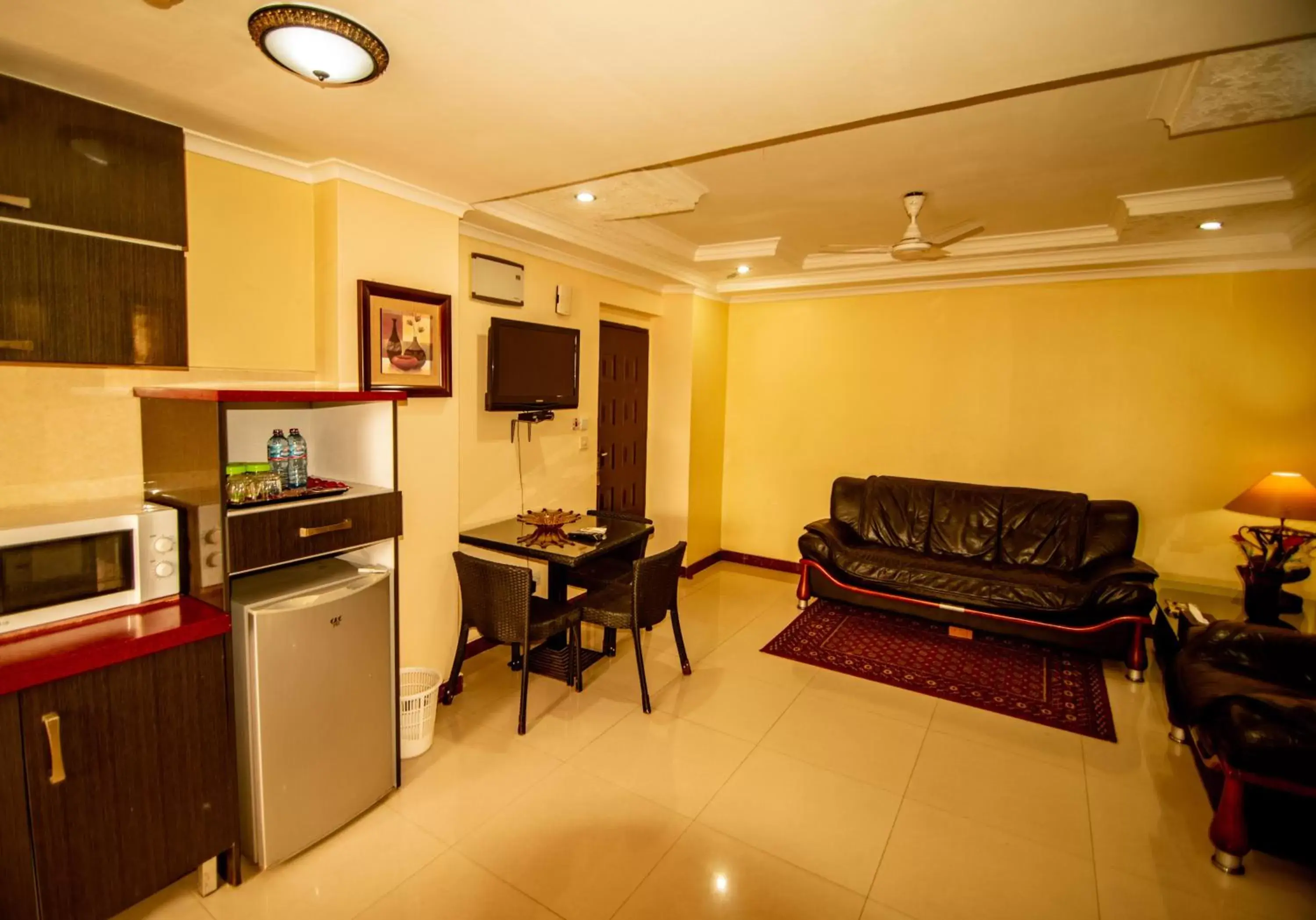 Kitchen or kitchenette, Kitchen/Kitchenette in Urban Rose Hotel & Apartments