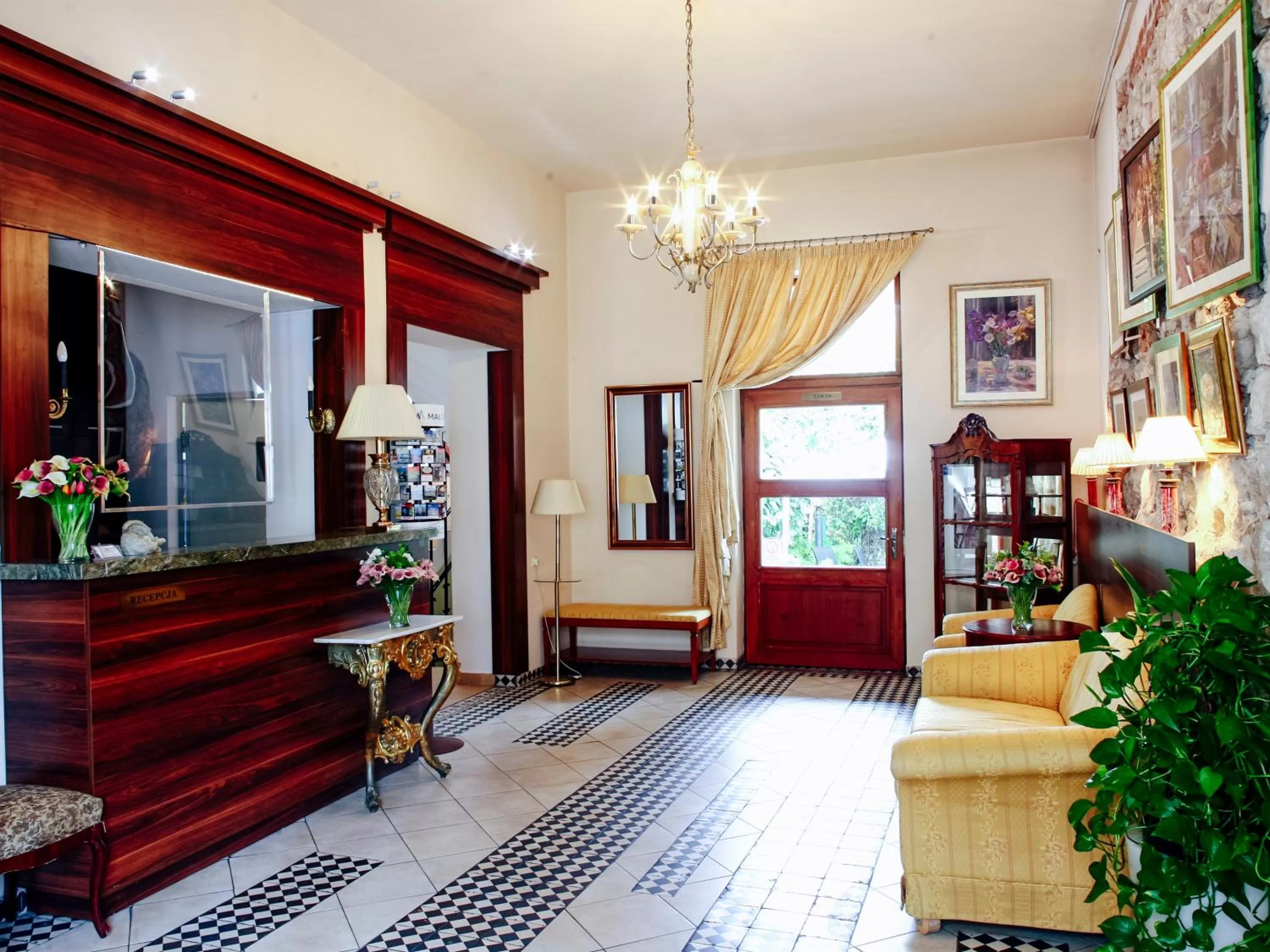 Property building, Lobby/Reception in Miodosytnia Aparthotel