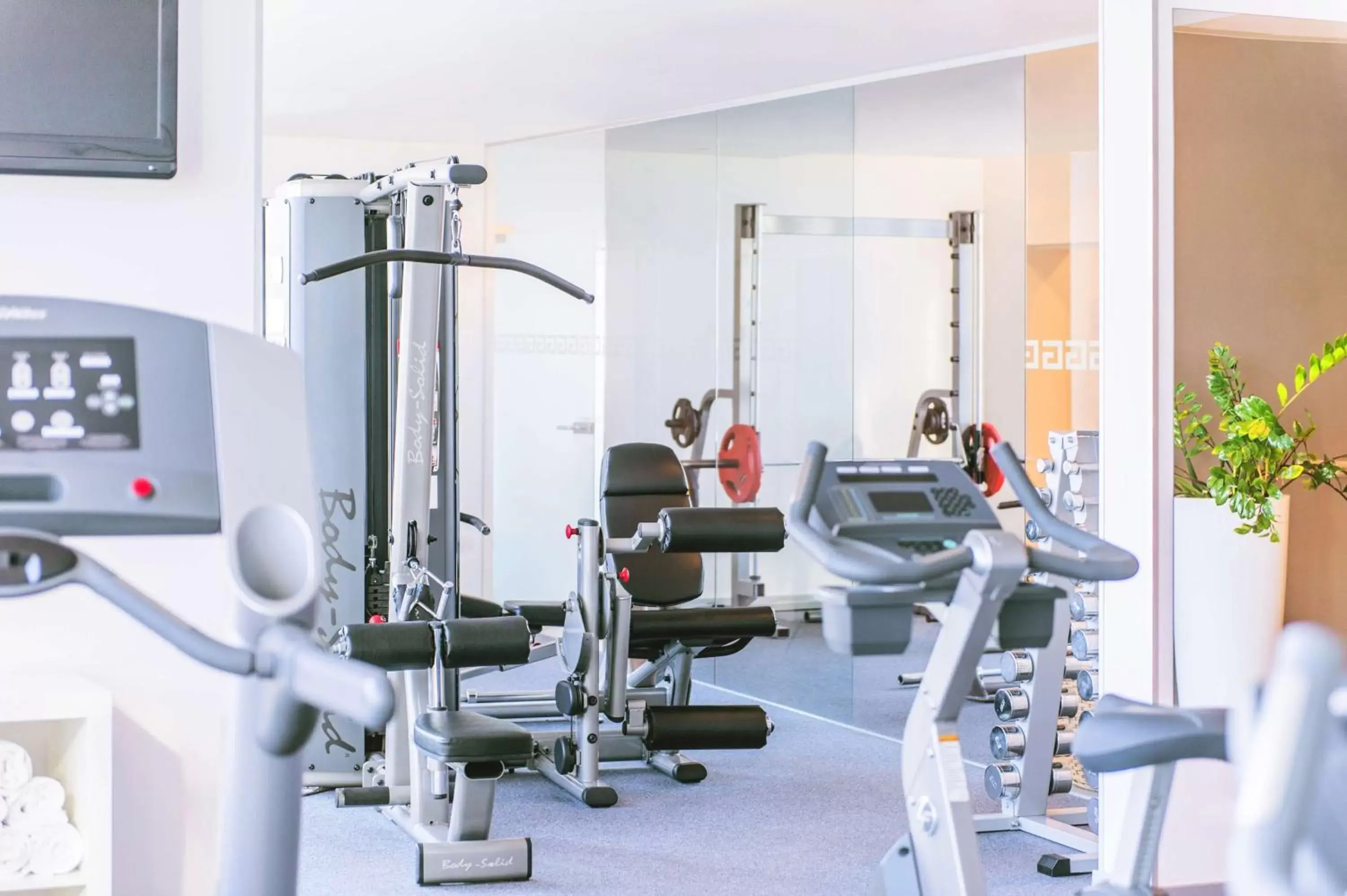 Fitness centre/facilities in NH Bratislava Gate One Fitness centre/facilities in NH Bratislava Gate One