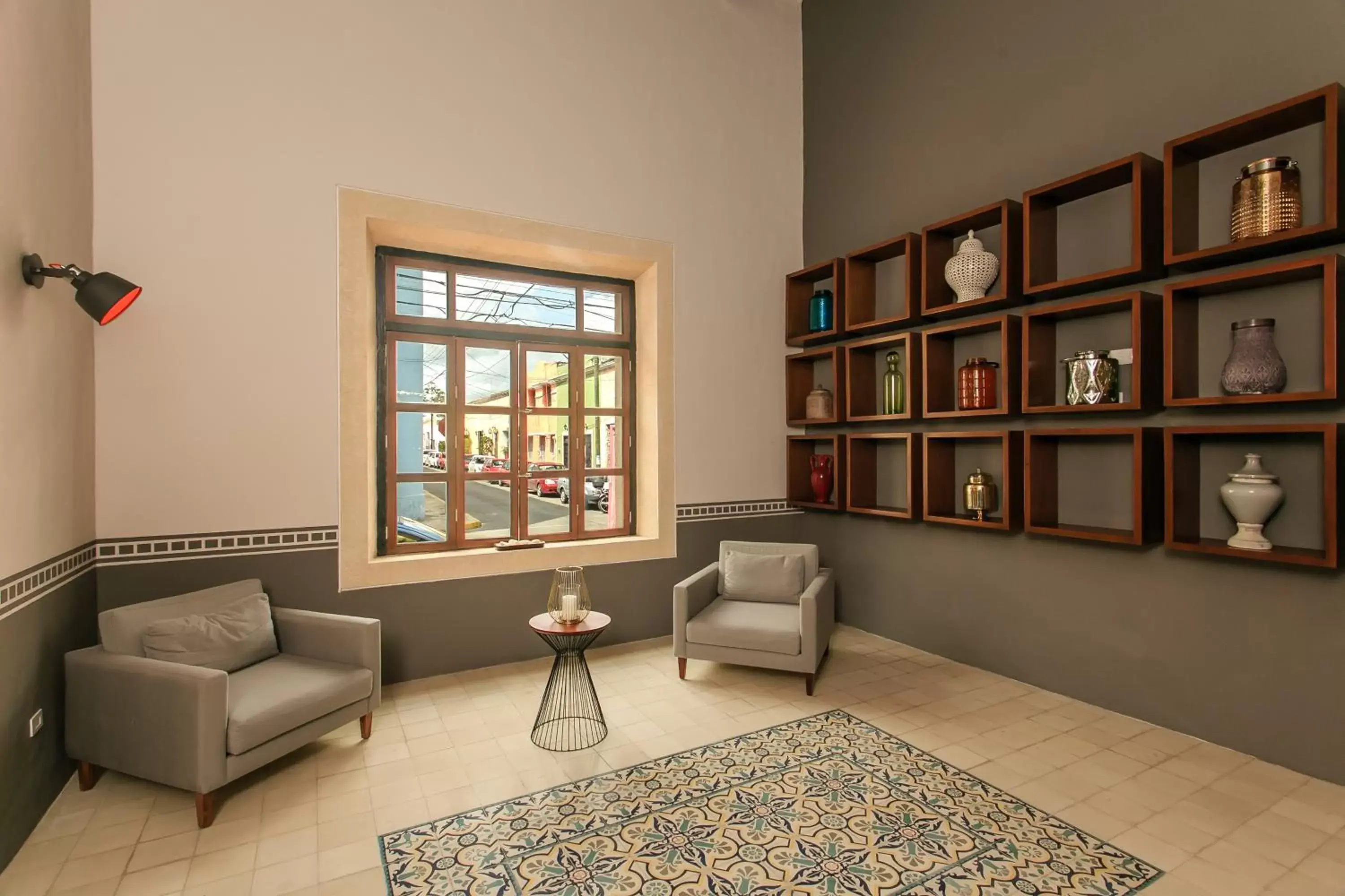 Library, Seating Area in Casona 61 by GuruHotel