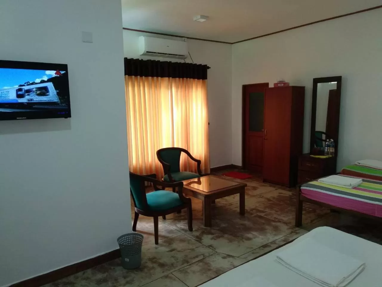 TV/Entertainment Center in Ocean Gate Negombo
