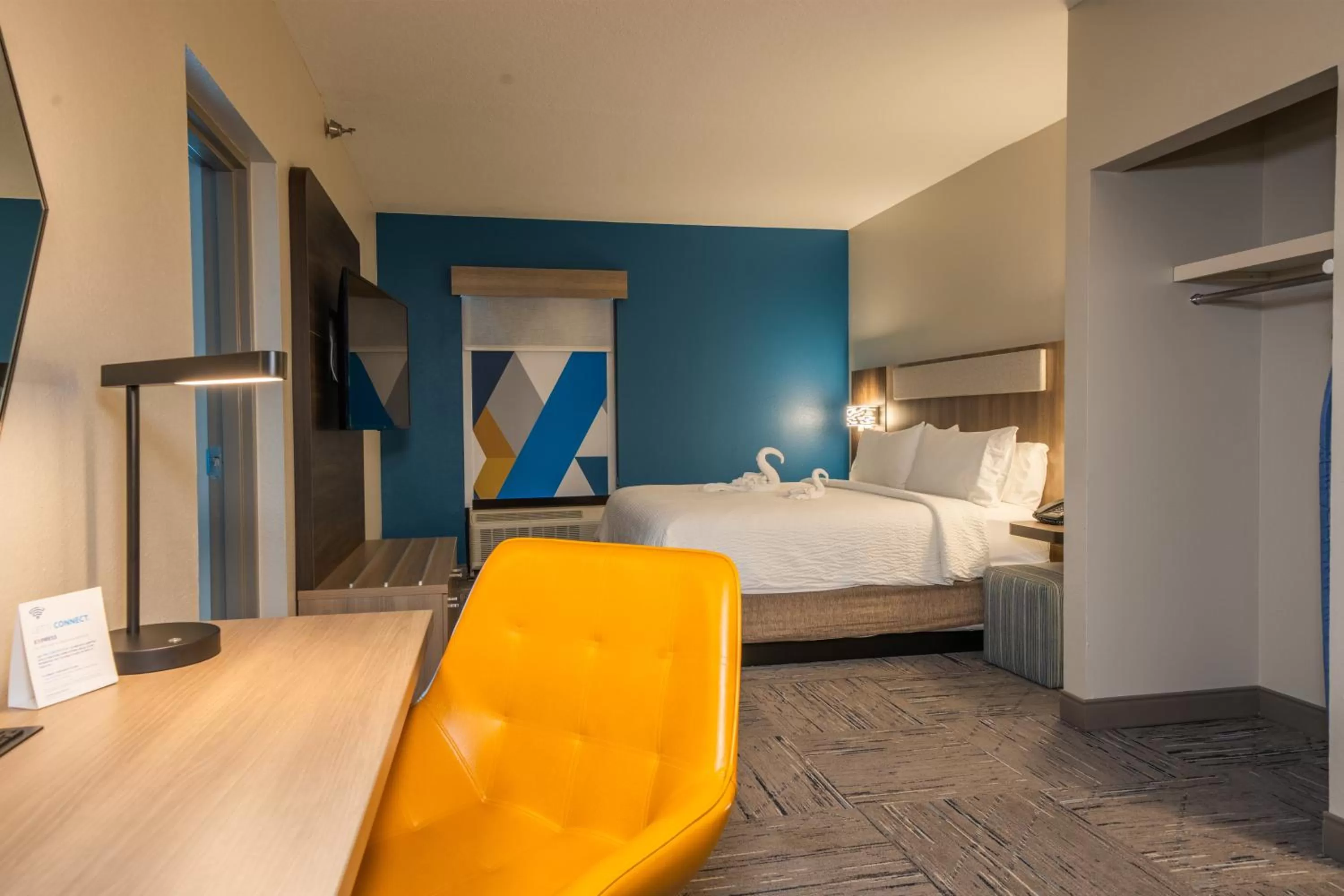 Photo of the whole room, Bed in Holiday Inn Express Hotel & Suites Tampa-Oldsmar by IHG