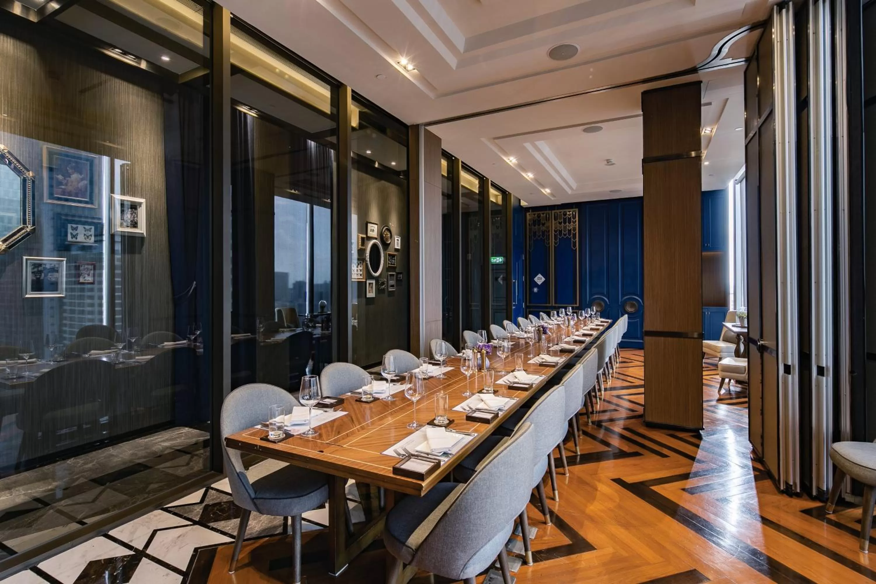 Restaurant/places to eat in Hotel Indigo Bangkok Wireless Road by IHG