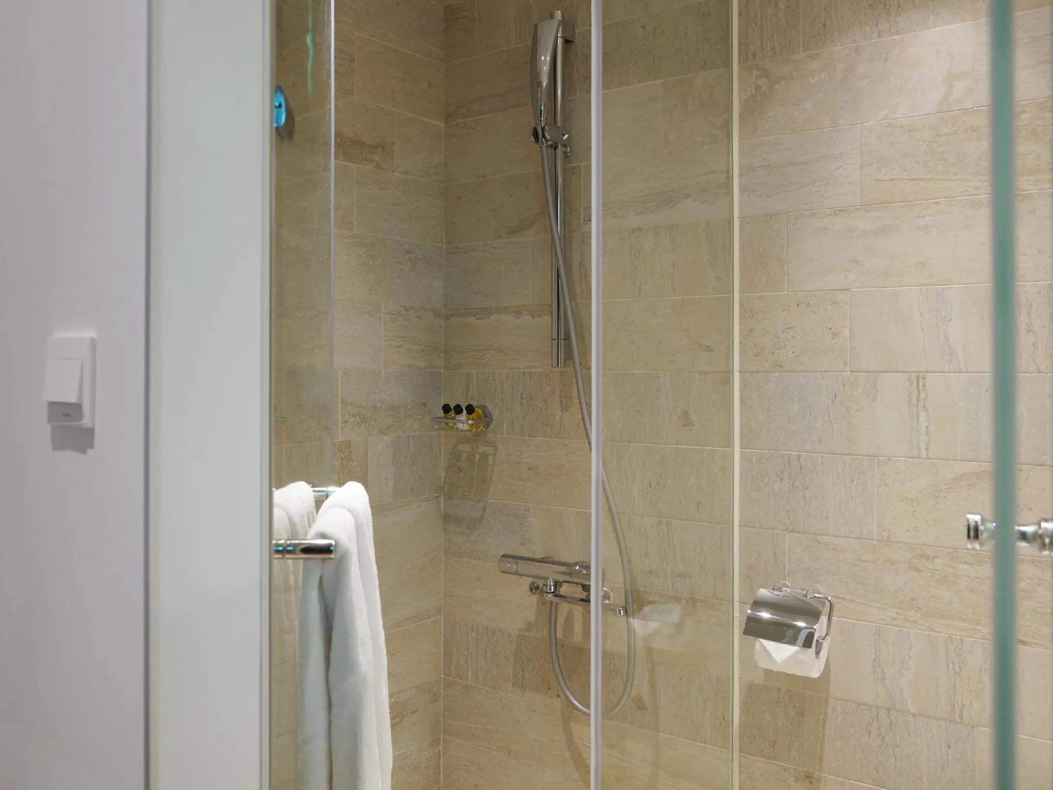 Bathroom in Hotel Relax 5