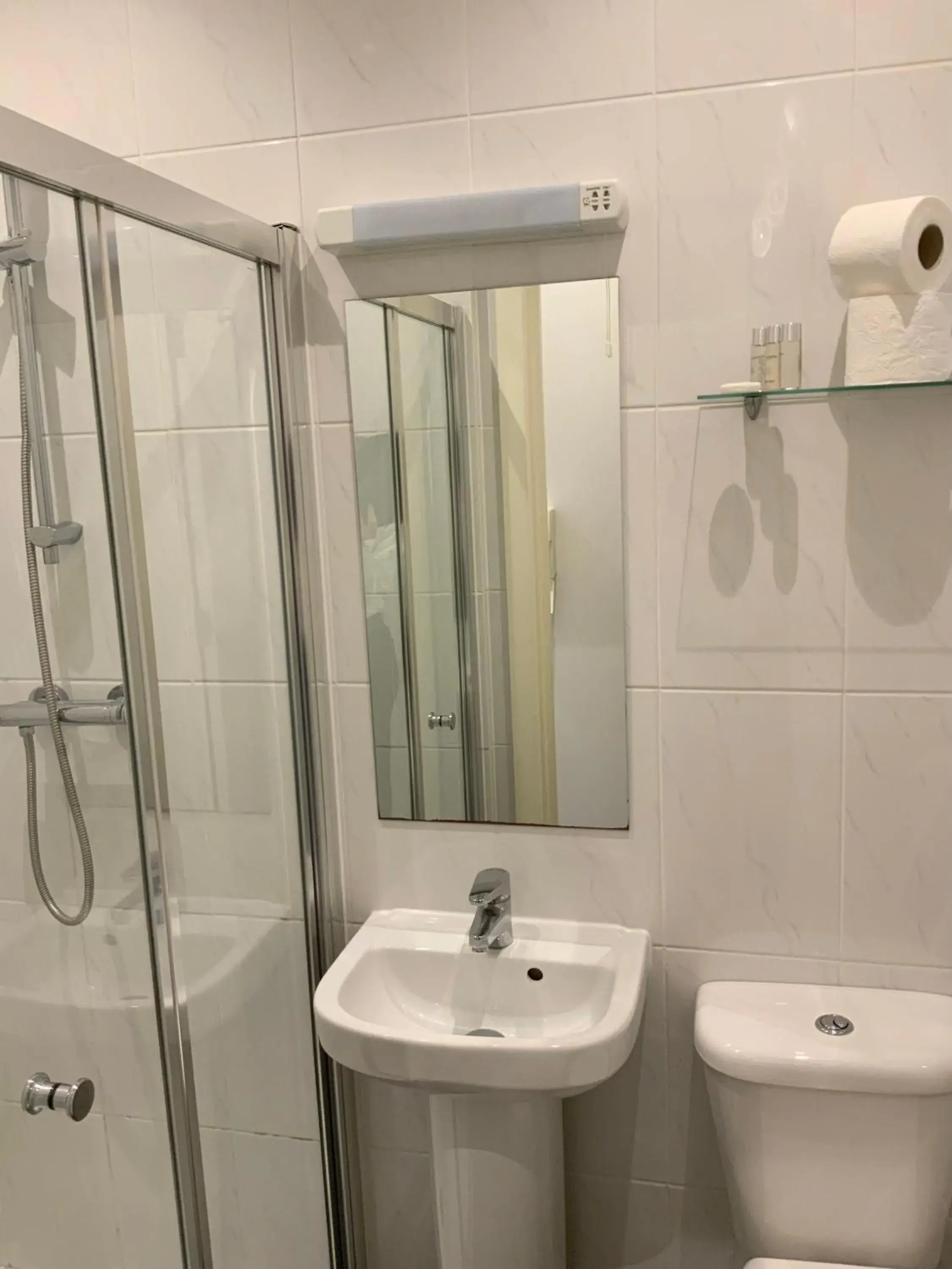Shower, Bathroom in FoxHouse Studio Apartments