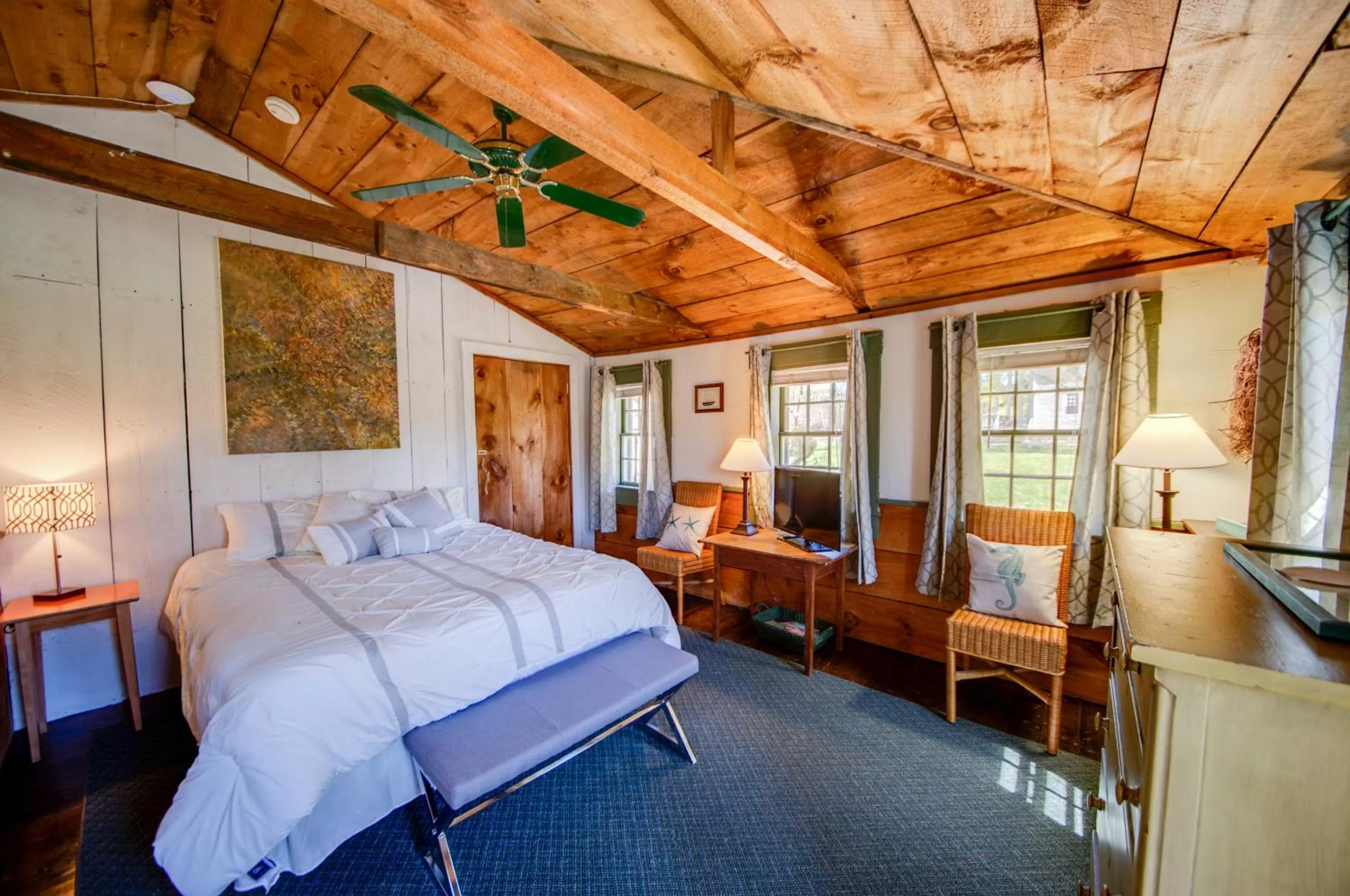 Day, Bed in Copper Swan