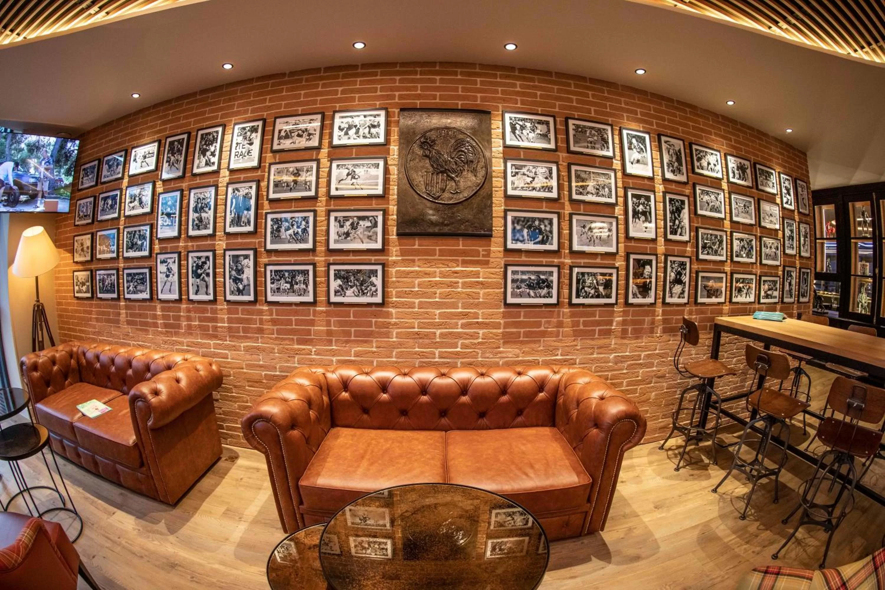 Lounge or bar in ibis Styles Castelnaudary