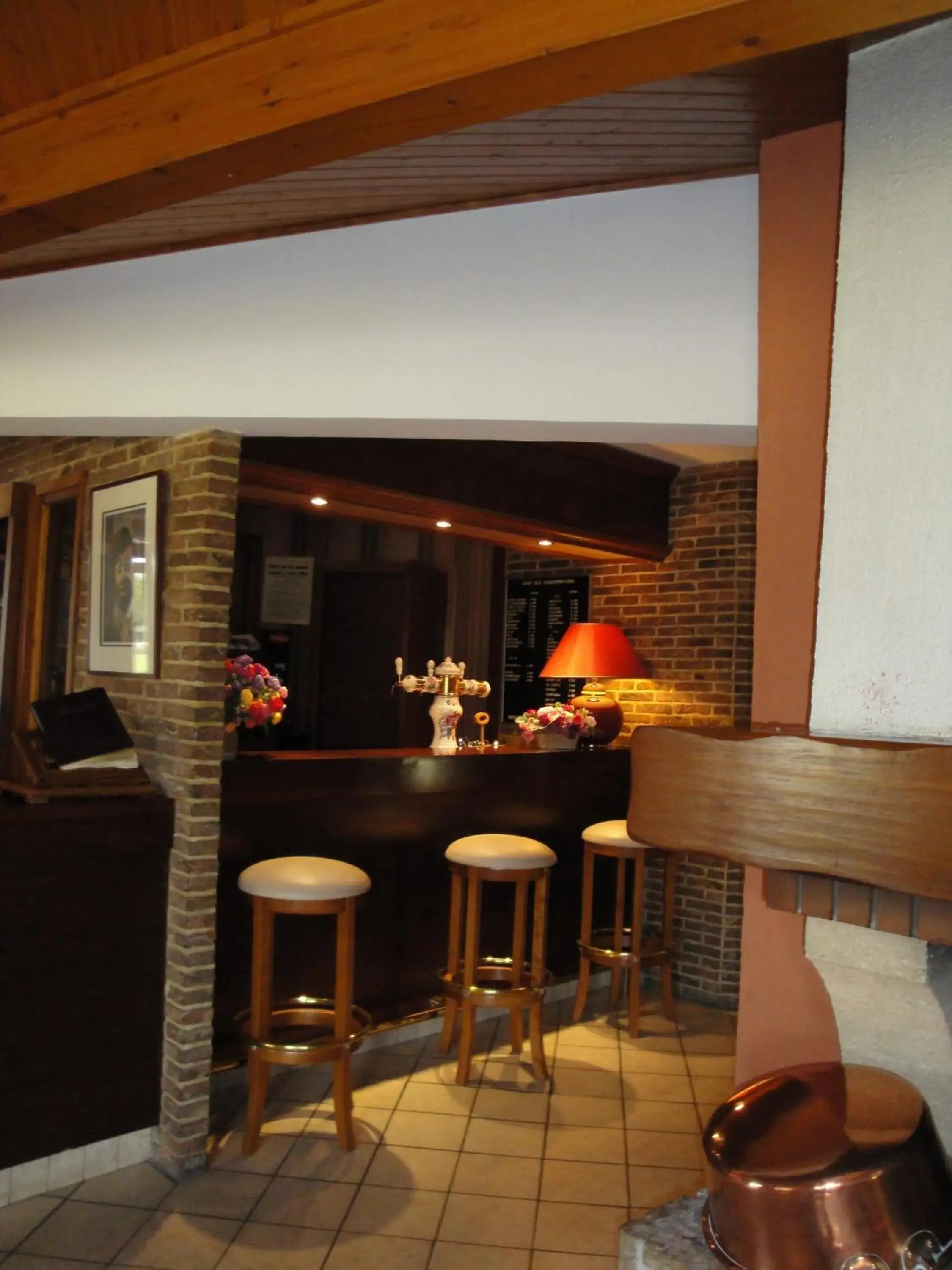 Lounge or bar in Hotel Le Drakkar