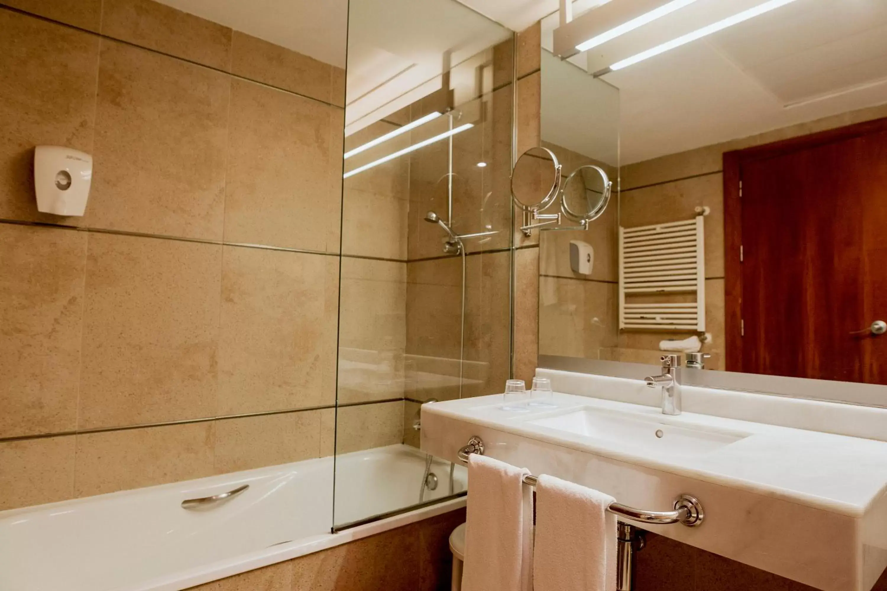 Bathroom in Hotel Deloix 4* Sup