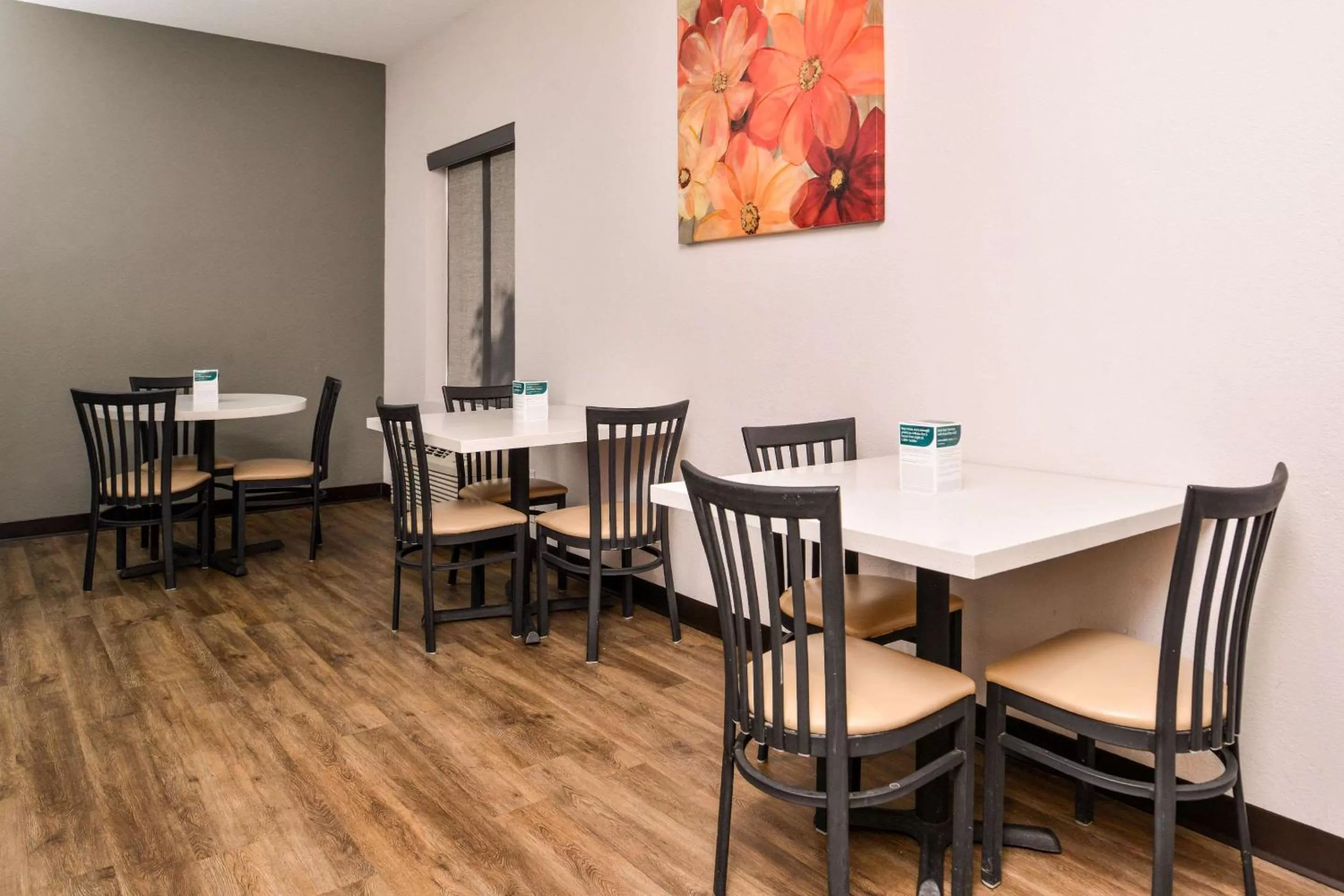 Restaurant/places to eat in Quality Inn Joplin I-44