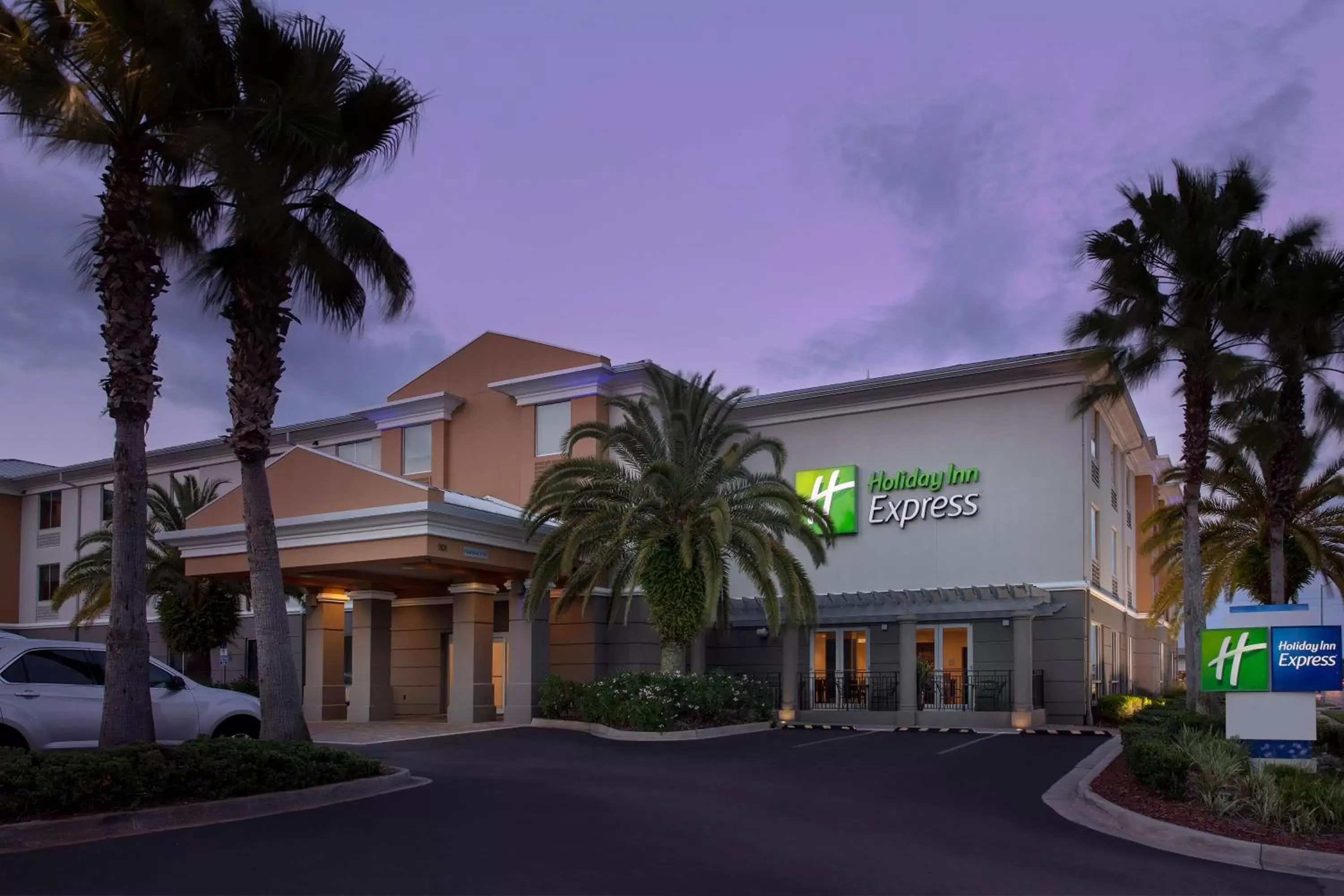Property Building in Holiday Inn Express Jacksonville Beach, an IHG Hotel