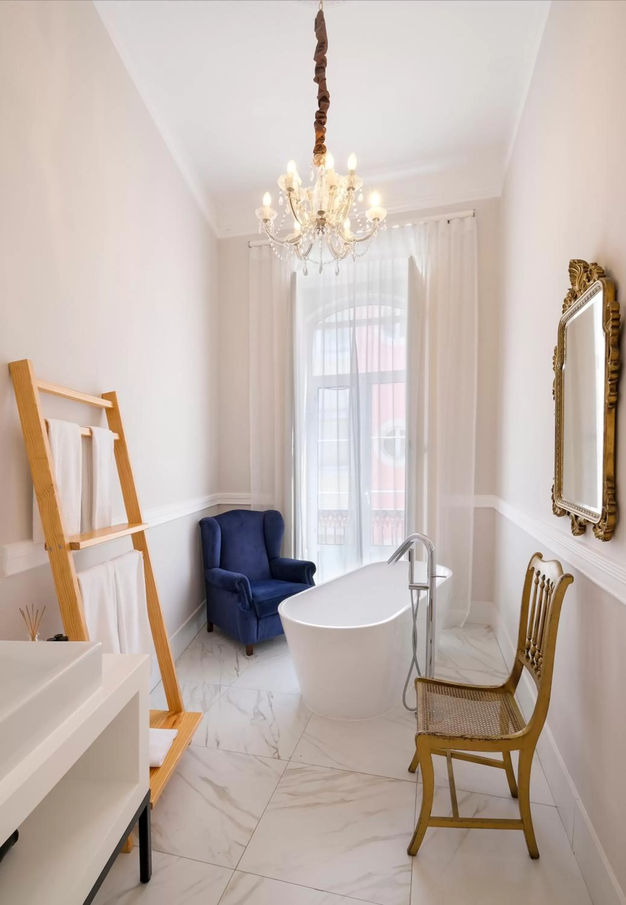 Bathroom in 1869 Príncipe Real House