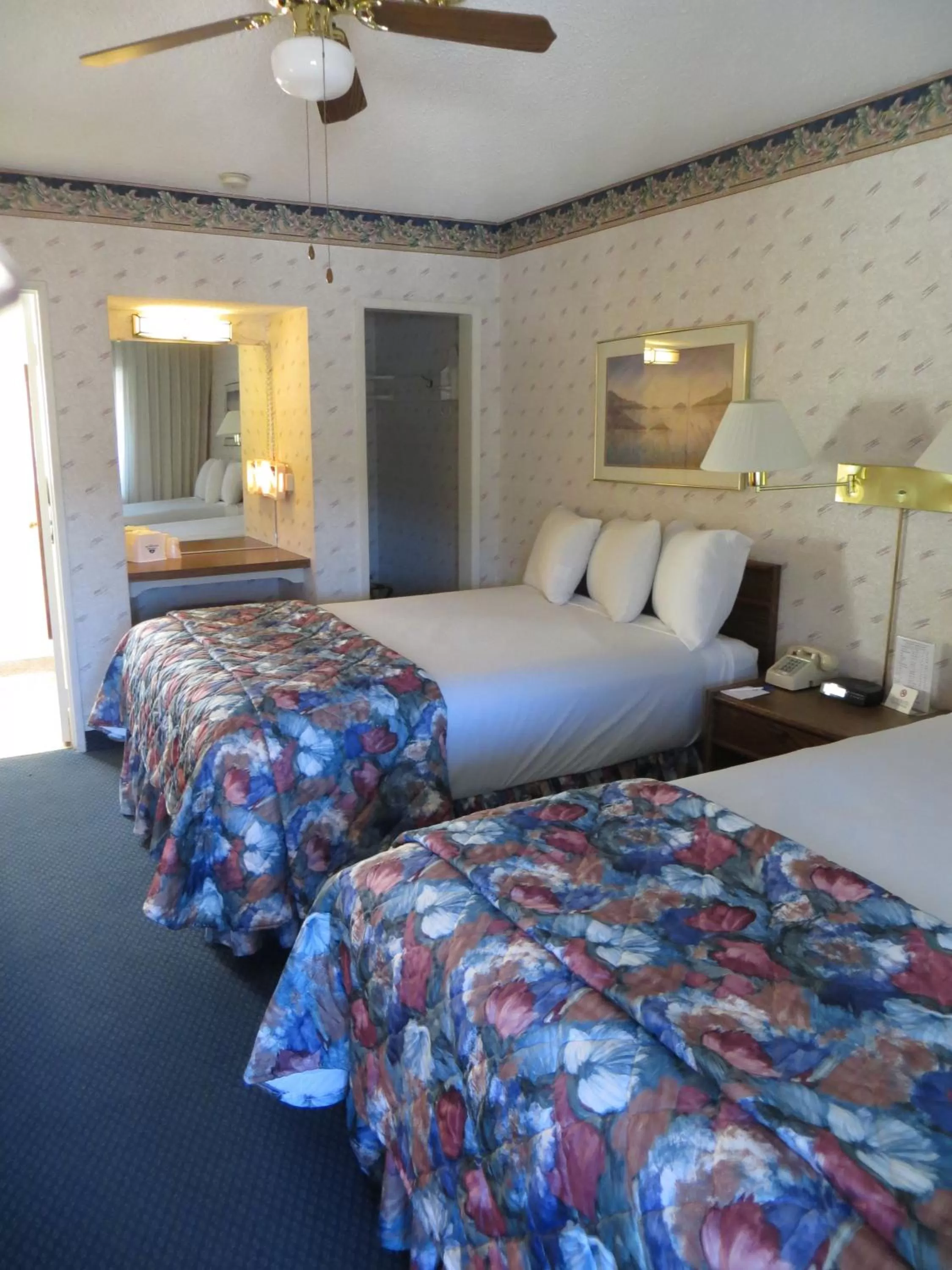 2 Double Beds Deluxe Non Smoking in evo Hotel Tahoe City