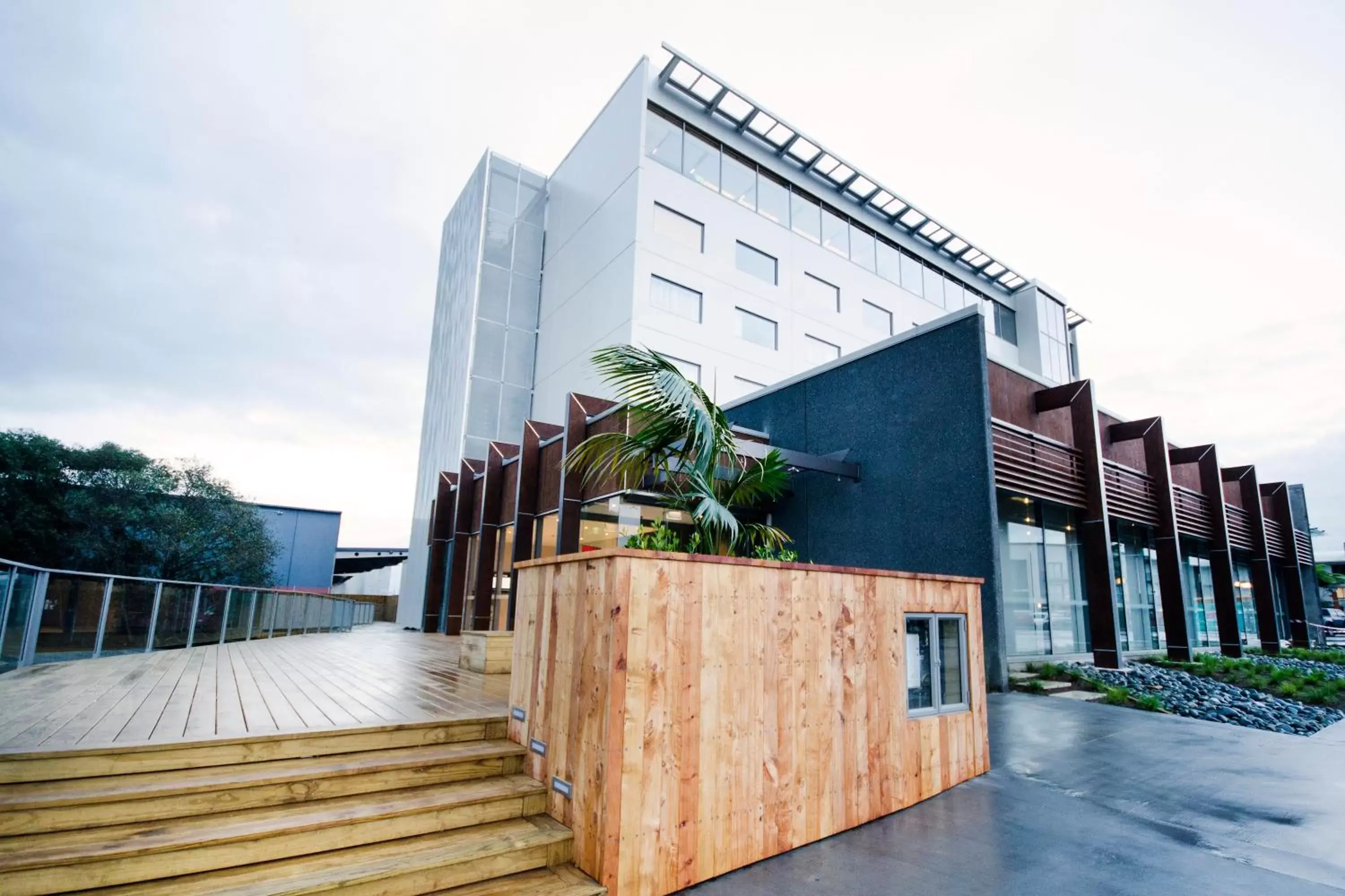 Property building, Facade/Entrance in JetPark Auckland Airport Hotel