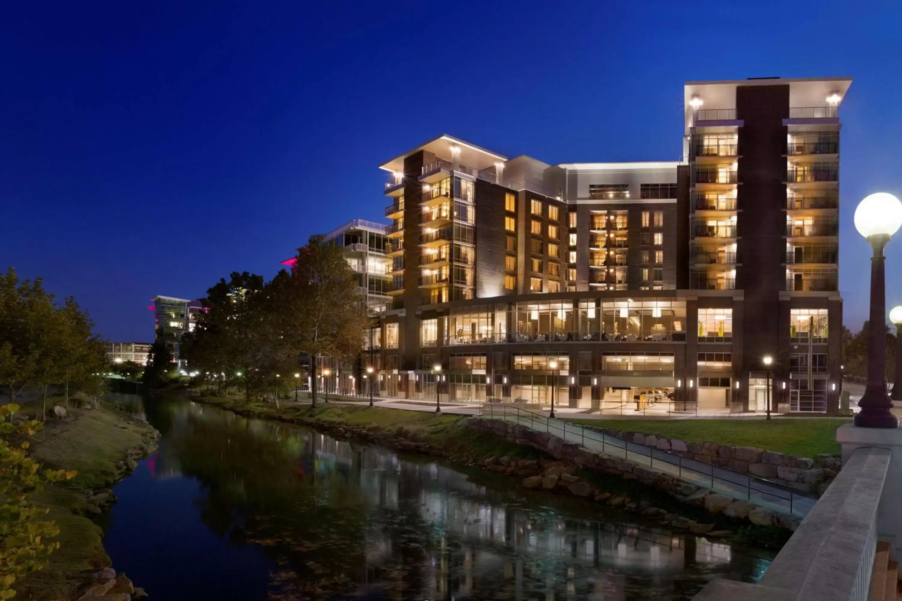 Property Building in Embassy Suites by Hilton Greenville Downtown Riverplace