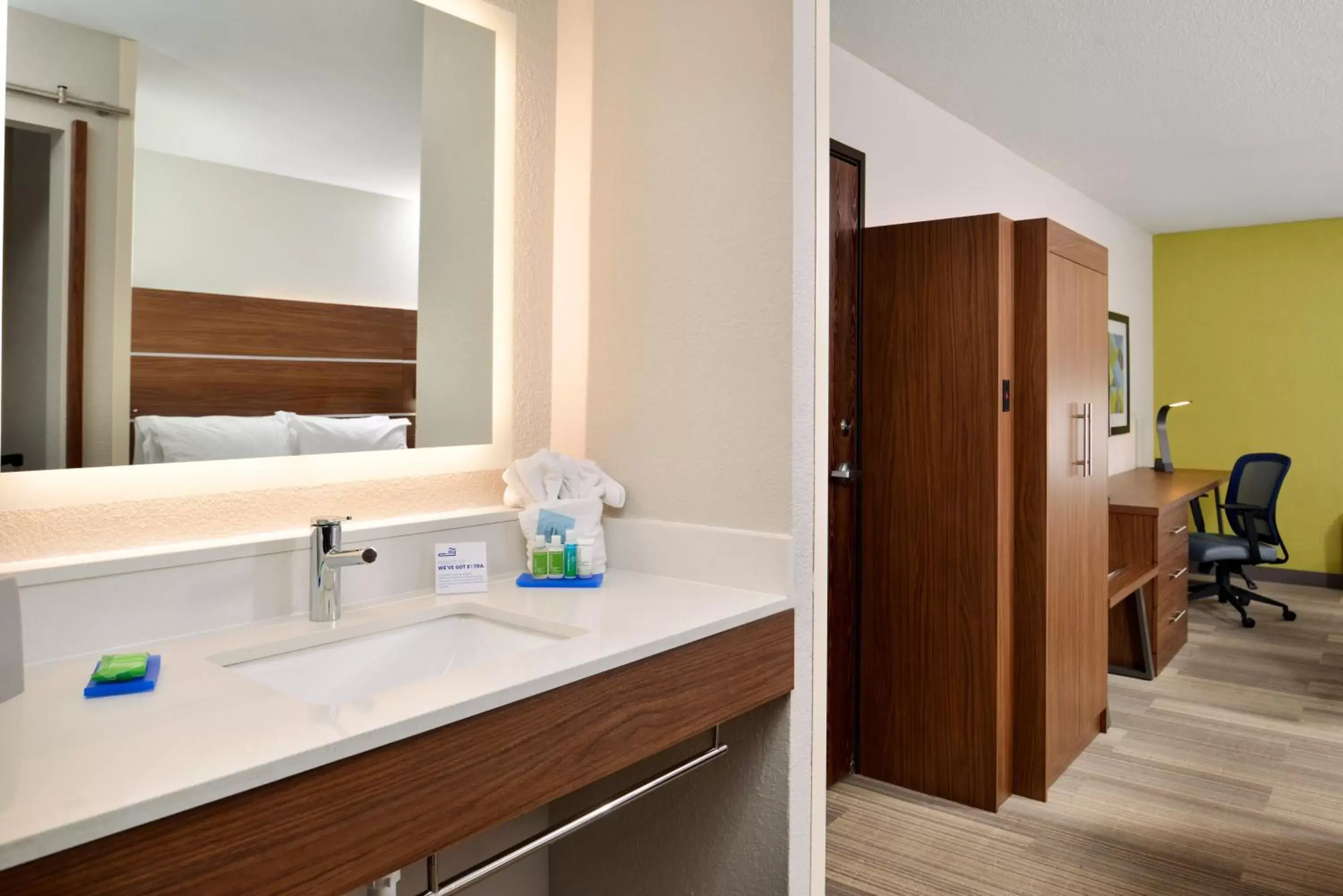 Photo of the whole room, Bathroom in Holiday Inn Express Hotel & Suites North Kansas City, an IHG Hotel