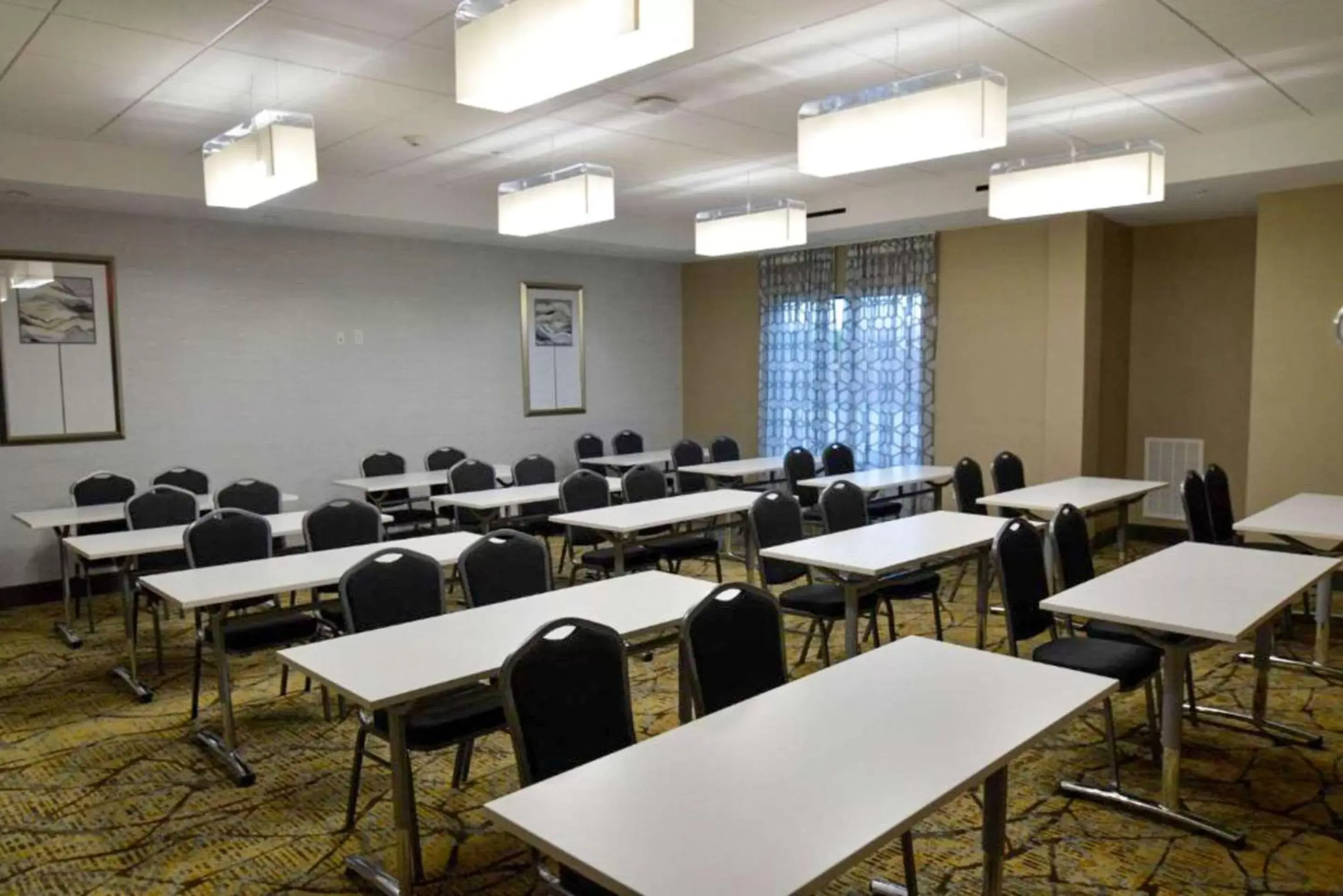 Meeting/conference room in Comfort Inn & Suites Houston I-45 North - IAH