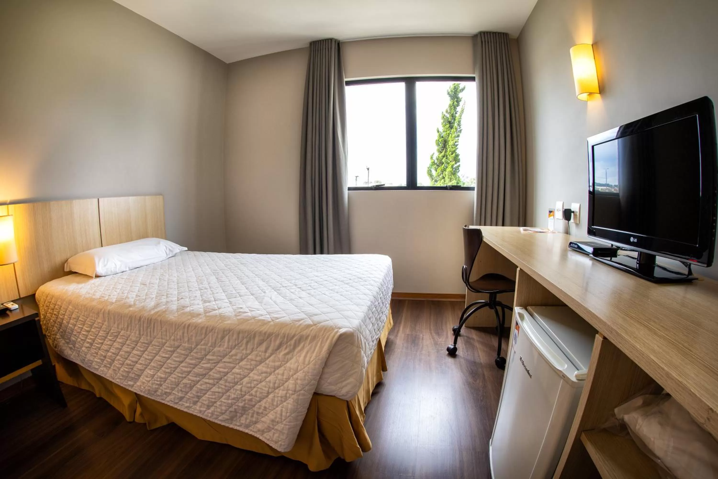 Bed in Hotel Campo Largo Express