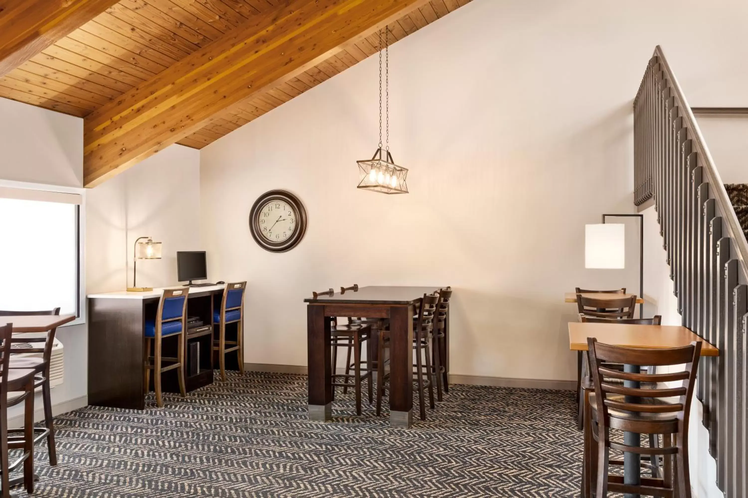 Lobby or reception, Dining Area in AmericInn by Wyndham Baudette