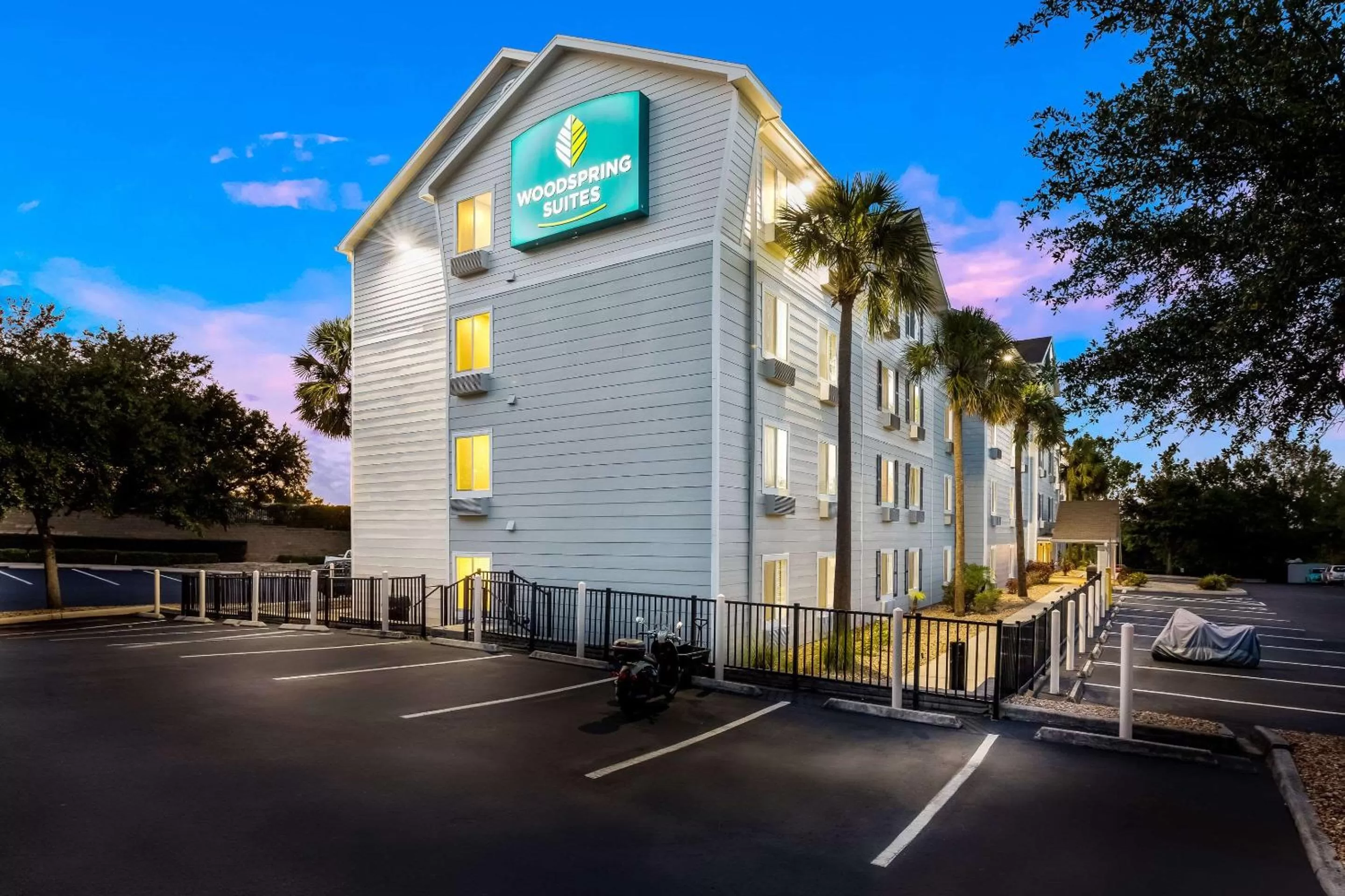 Property building in WoodSpring Suites Orlando West - Clermont